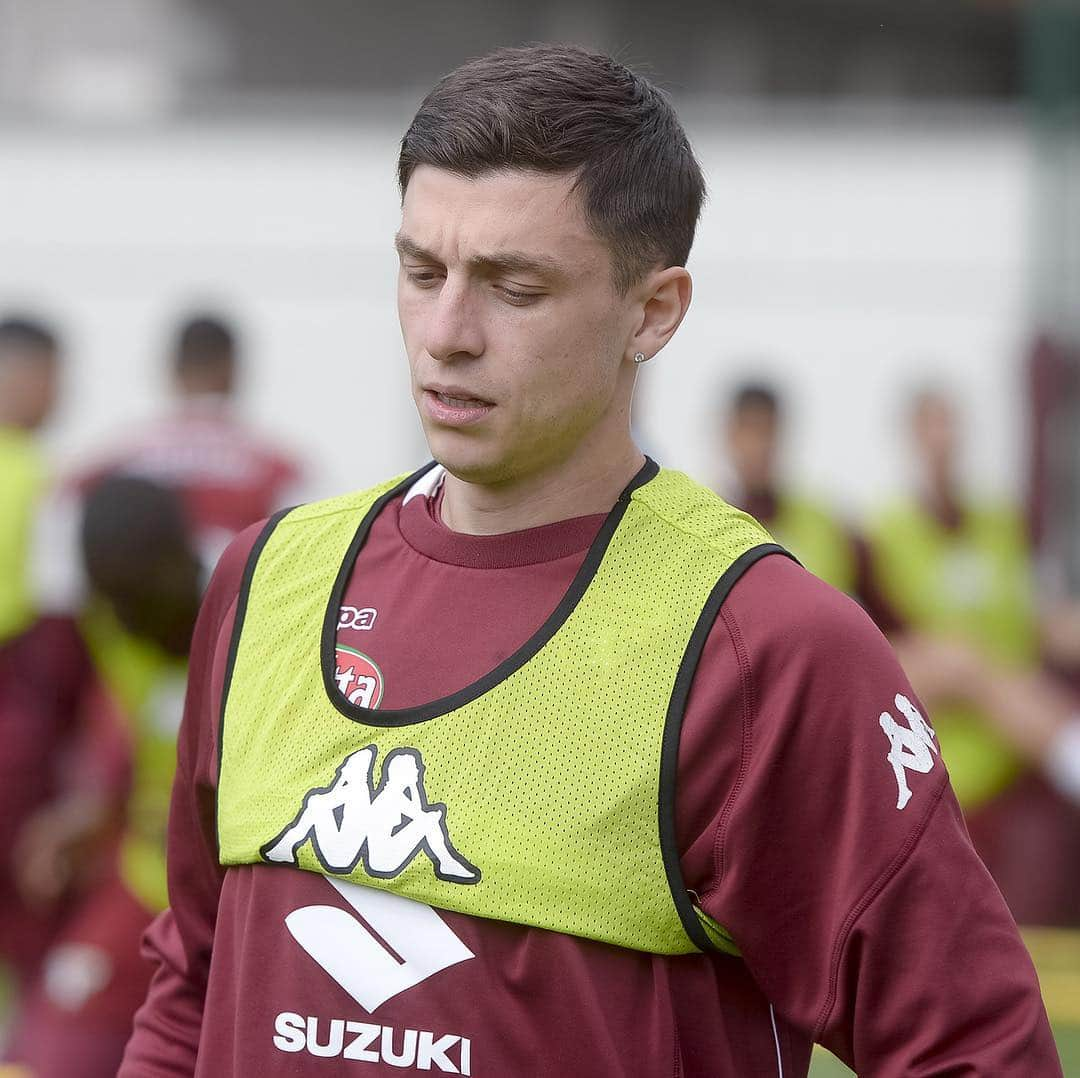 トリノFCさんのインスタグラム写真 - (トリノFCInstagram)「Back to work ⚽️💪🏼 _________________________ #SFT #football #training #torino #practice」4月17日 0時32分 - torinofc1906