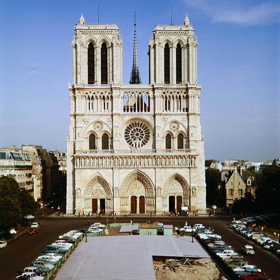 lifeさんのインスタグラム写真 - (lifeInstagram)「A series of images of the Notre Dame in Paris made by the great LIFE photographer Bill Ray in 1970. (Bill Ray—The LIFE Picture Collection/Getty Images) #NotreDame #Paris」4月17日 0時32分 - life