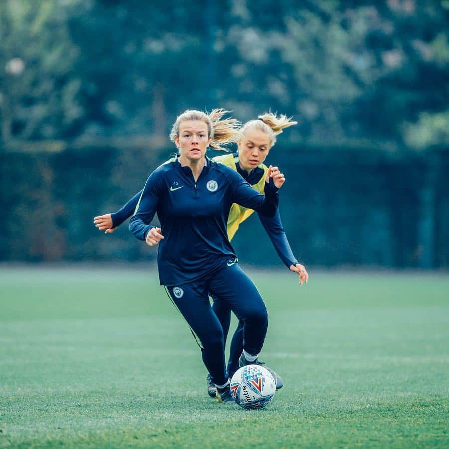 マンチェスター・シティFCさんのインスタグラム写真 - (マンチェスター・シティFCInstagram)「The final stretch 🏃‍♀️ 👊 #mancity」4月17日 0時44分 - mancity