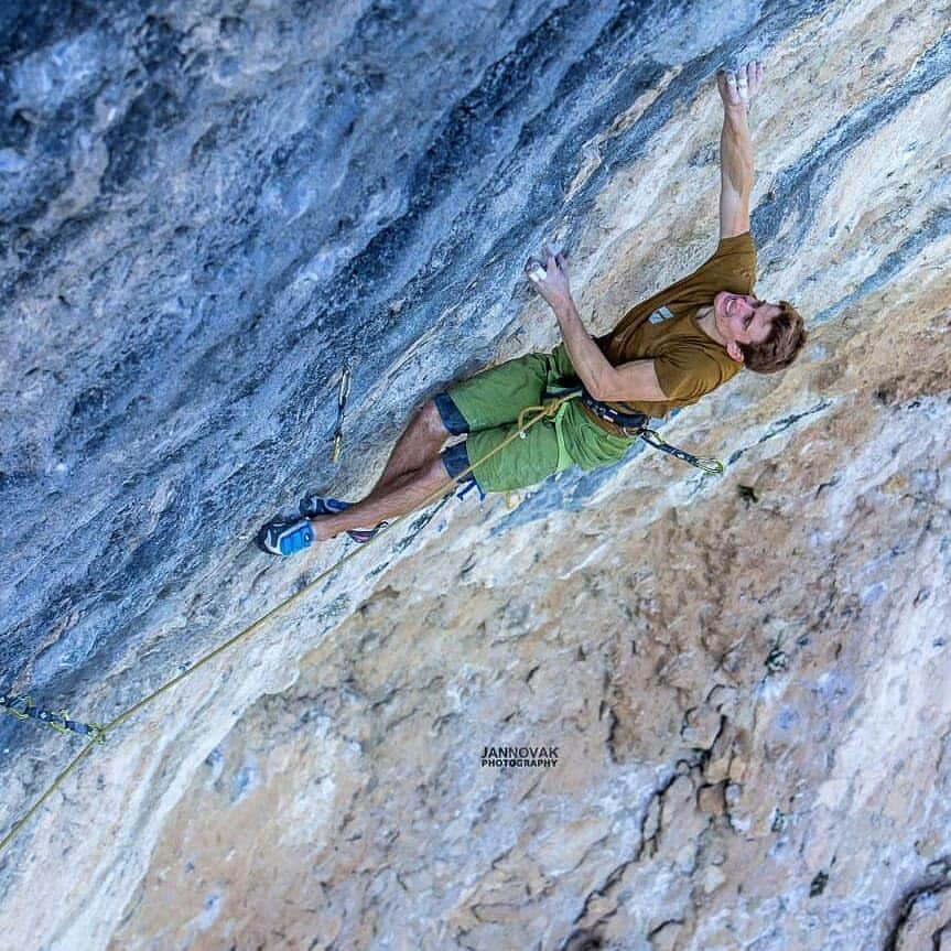 ヨルグ・バーホーベンさんのインスタグラム写真 - (ヨルグ・バーホーベンInstagram)「So stoked for this guy @sebbouin  for taking down yet another hard route yesterday at Oliana: Mamichula (9b), his first official 9b, but most likely not his first inofficial one 🤔. Not so many out there with a comparably impressive palmares on sport routes, yet even more impressive are the amount of hard first ascents. Finding, bolting, brushing and climbing a hard line is a different story than climbing existing projects or repeating routes. Happy to see him taking the effort 👊. • 📸 by @jan_novak_photography」4月17日 0時53分 - jorgverhoeven