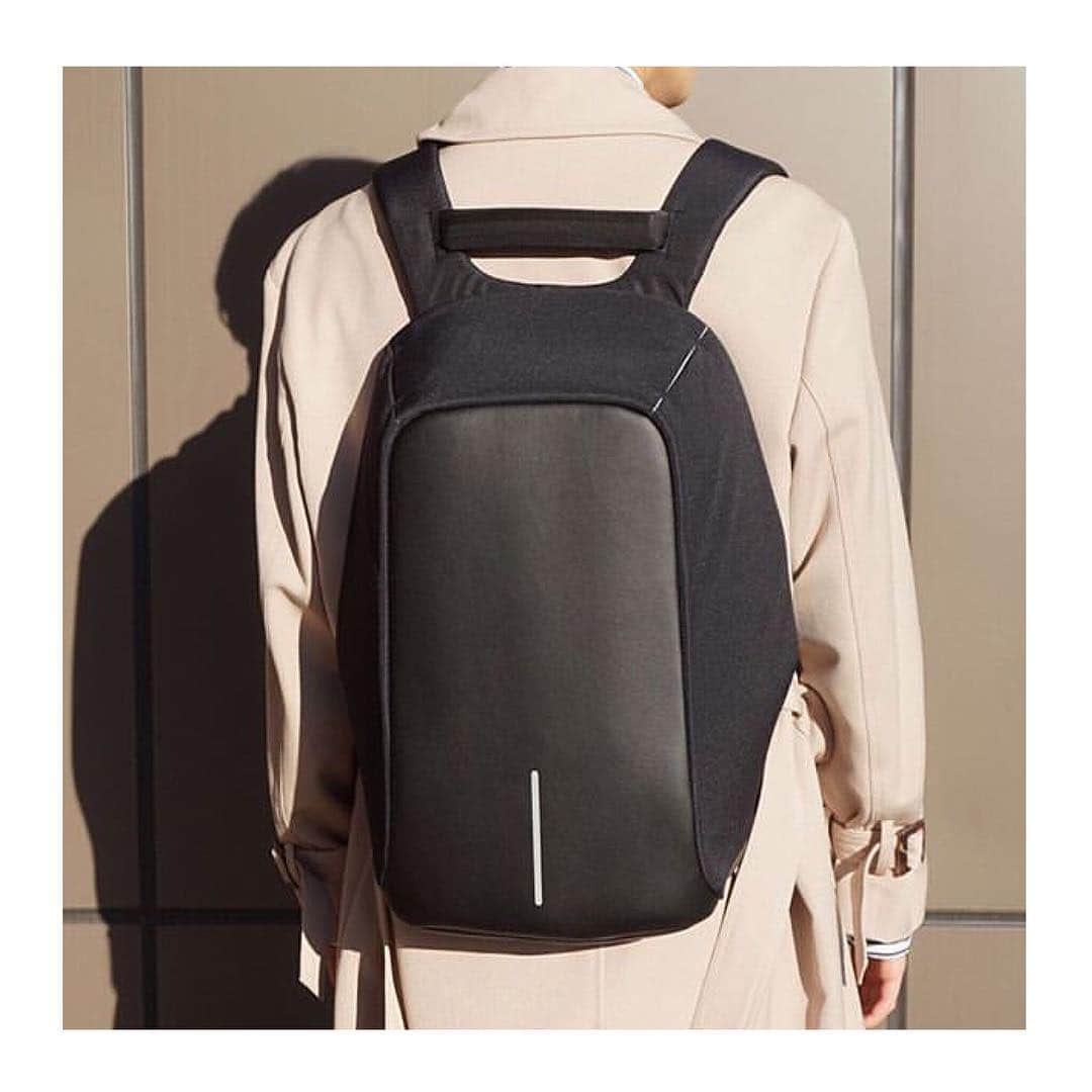 XD Designさんのインスタグラム写真 - (XD DesignInstagram)「A true classic in our Bobby collection: the Bobby Original Anti-Theft backpack! 🎒Visit our webshop for more info at www.xd-design.com ✌️ • • • 📸 by @norutagram #xddesign #bobbybackpack #xddesignbobby #antitheftbackpack #antitheftbag #igers #ig_daily #instatravel #usbbag #travellifestyle #keepexploring #travelgear #passportlife #photooftheday #gotyourback #thetraveltag #modernnomad #digitalnomad #doyoutravel #explorer #travelinspo #travelbackpack #antitheft #instatravel #adventurelife #packandgo #globetrotter #commuters」4月17日 0時53分 - xddesign