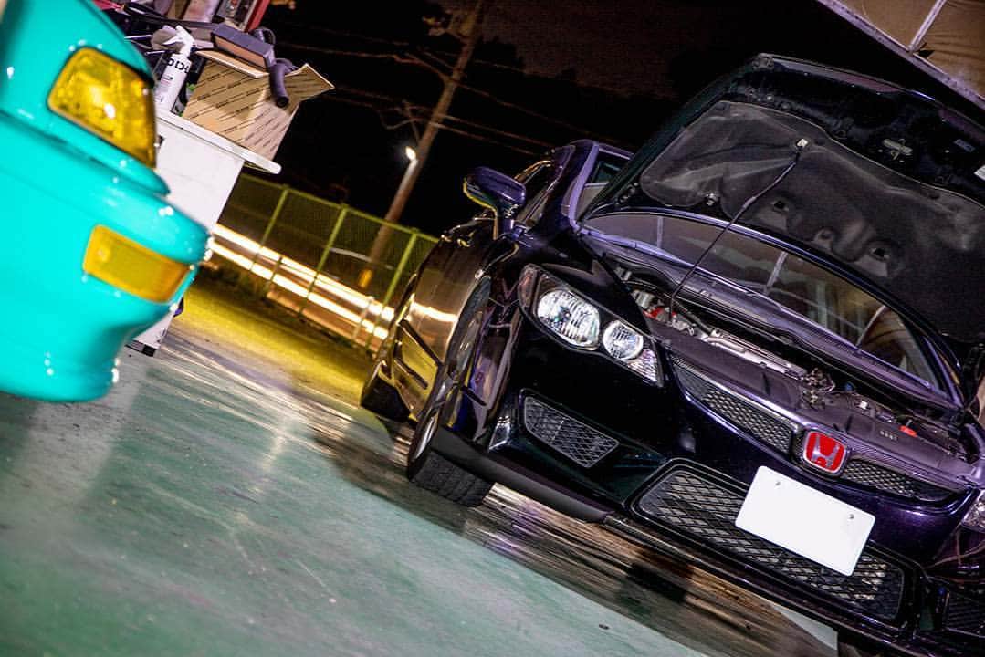 のインスタグラム：「_ Honda FD2 CIVIC Type R (for my business use). _ _ Shot on 12-Apr 2019 at ASLAN ( @aslan_inc_japan ). owner: @mistbahn photo: @mistbahn  _  _ #honda #MeandHonda #civic #hondacivic #シビック #ホンダシビック  #fd2 #fd2typer #typer #csx #acuracsx #fa5 #kseries #k20a #k20 #civicnation #hondanation #civictyper #hondatyper #carbon #ef9 #efcivic #kswap #kswapped #aslan #アスラン #osakajdm #kanjo #kanjostyle #kanjoracer」