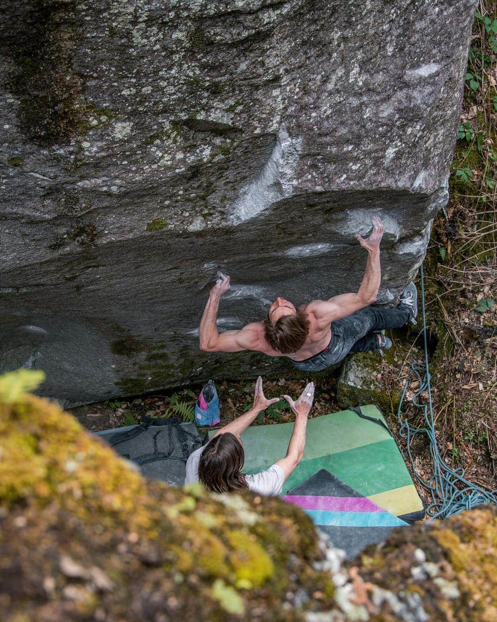 ダニエル・ウッズのインスタグラム：「Heritage (8B)(v13)  Amazing line put up by @carlodenali in Bavona.  Shoulder breaker moves and tension seem to be the theme around these parts.  Photos: @westmountainmedia」