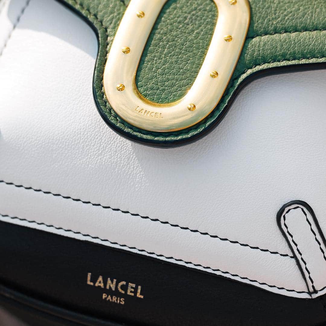 ランセルさんのインスタグラム写真 - (ランセルInstagram)「Un instant de perfection… The ultimate detail. #RomanebyLancel #BeautyAndDesign #Detail #Lancel」4月17日 1時20分 - lancelparis