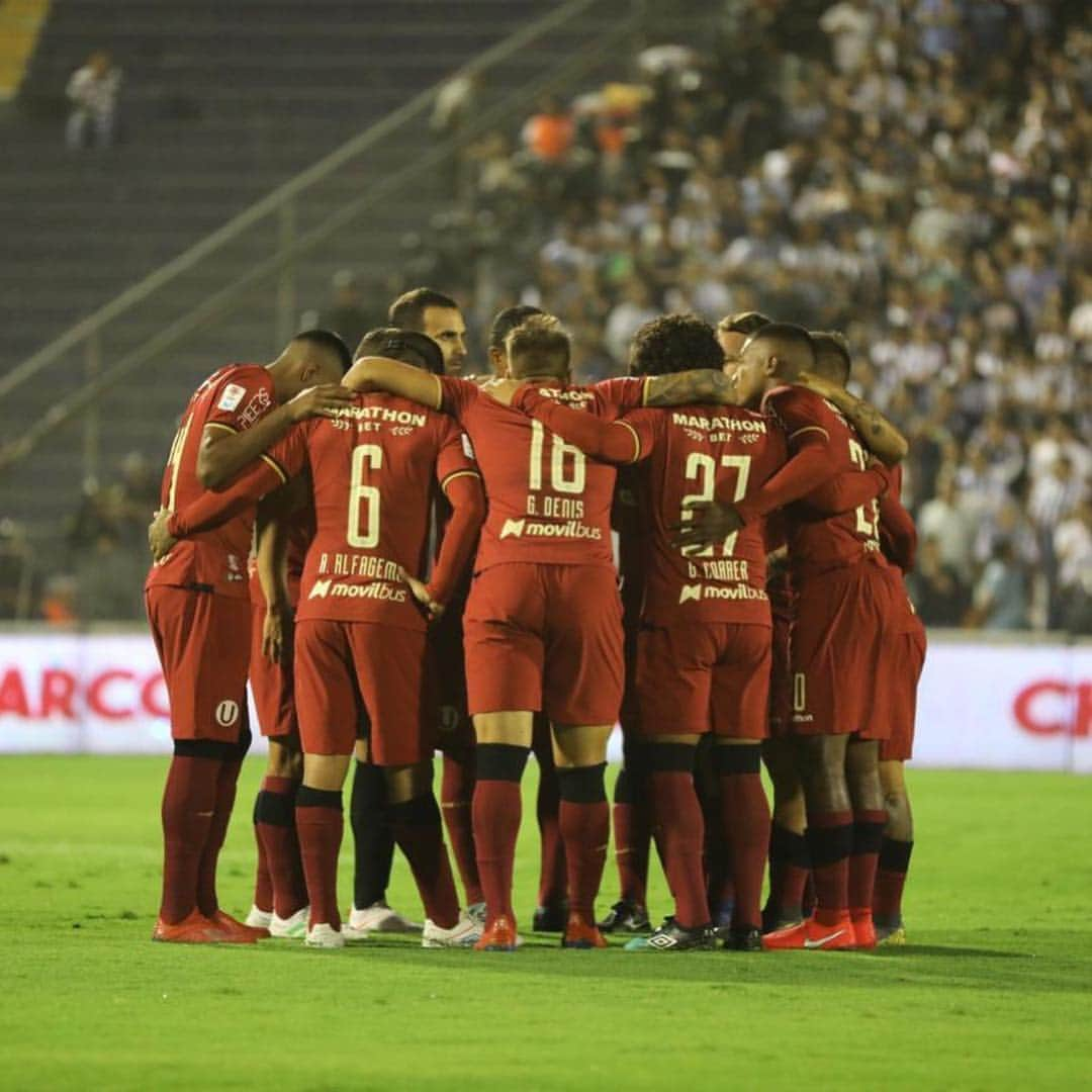 ヘルマン・デニスさんのインスタグラム写真 - (ヘルマン・デニスInstagram)「¡Por este equipo todo y siempre! #ClásicoEsGanar #YDaleU 💛」4月17日 1時28分 - germantanquedenis