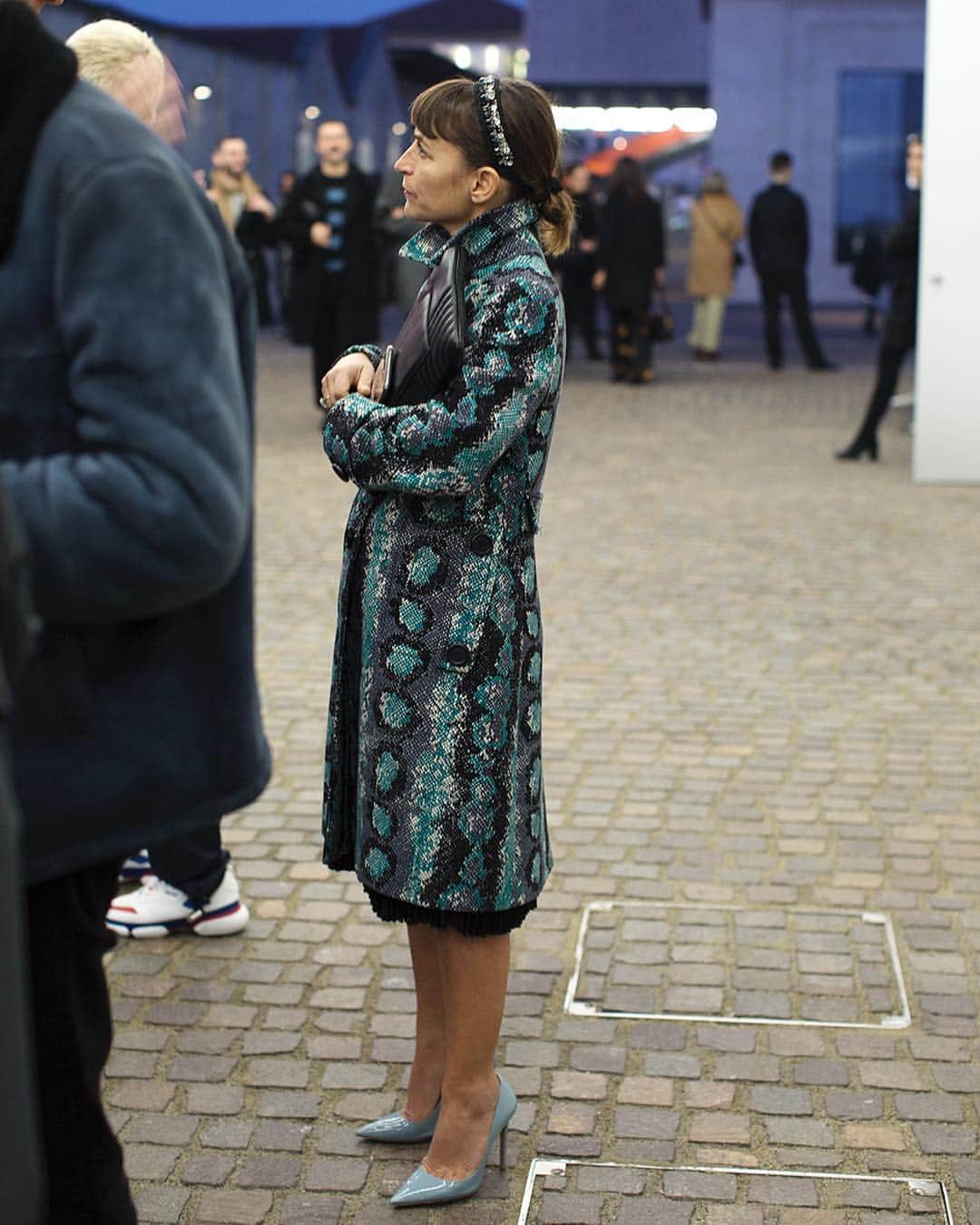 スコット・シューマンのインスタグラム：「I don’t know who she is but I thought she was the most chic lady at the last @prada show! (Except for Miuccia Prada herself)」