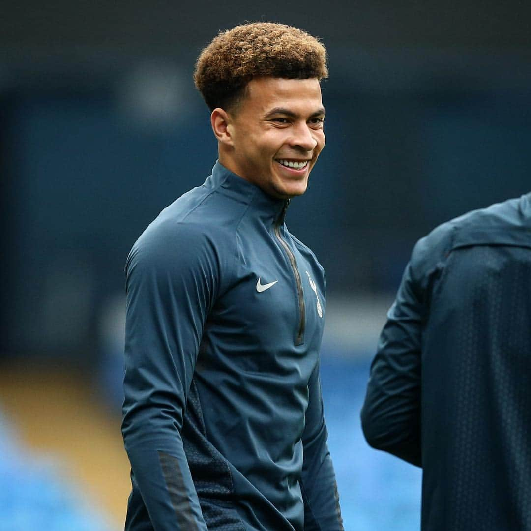 トッテナム・ホットスパーFCさんのインスタグラム写真 - (トッテナム・ホットスパーFCInstagram)「Quarter-final prep at the Etihad! #COYS #THFC」4月17日 1時57分 - spursofficial