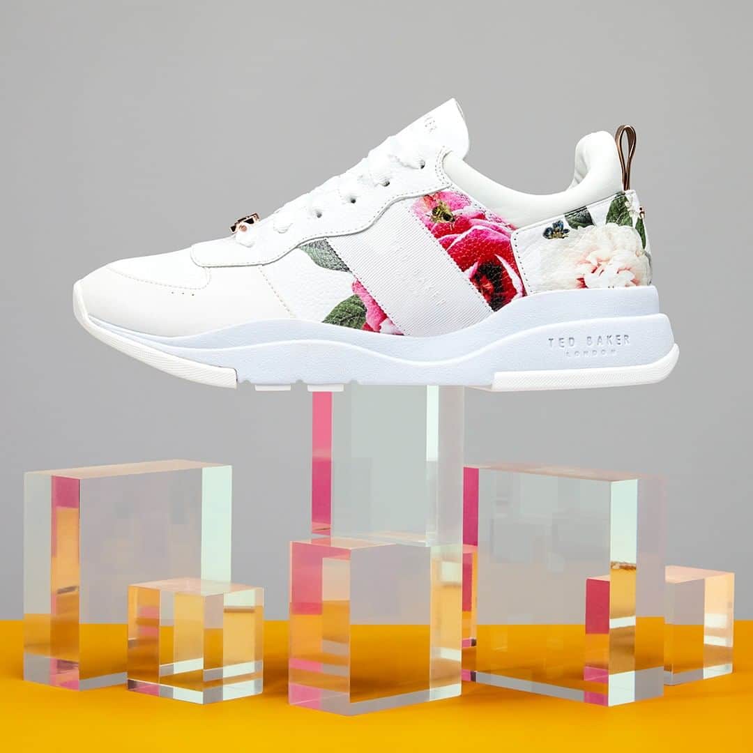 Ted Bakerさんのインスタグラム写真 - (Ted BakerInstagram)「Get a new perspex-tive with Ted's WAVERDI trainers (Printed chunky trainers: WAVERDI)」4月17日 2時00分 - tedbaker