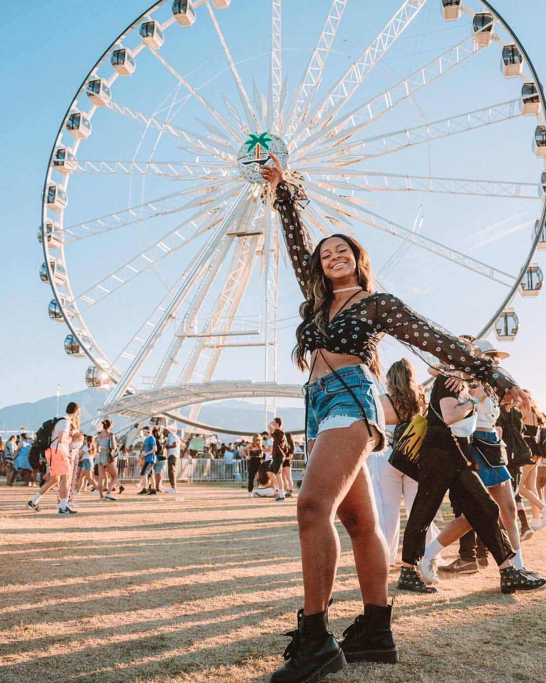 Nia Sioux Frazierさんのインスタグラム写真 - (Nia Sioux FrazierInstagram)「Coachella might be over but I’m still dancing 💃🏽 what music festival should I go to next? 📸 @bryant」4月17日 2時33分 - niasioux