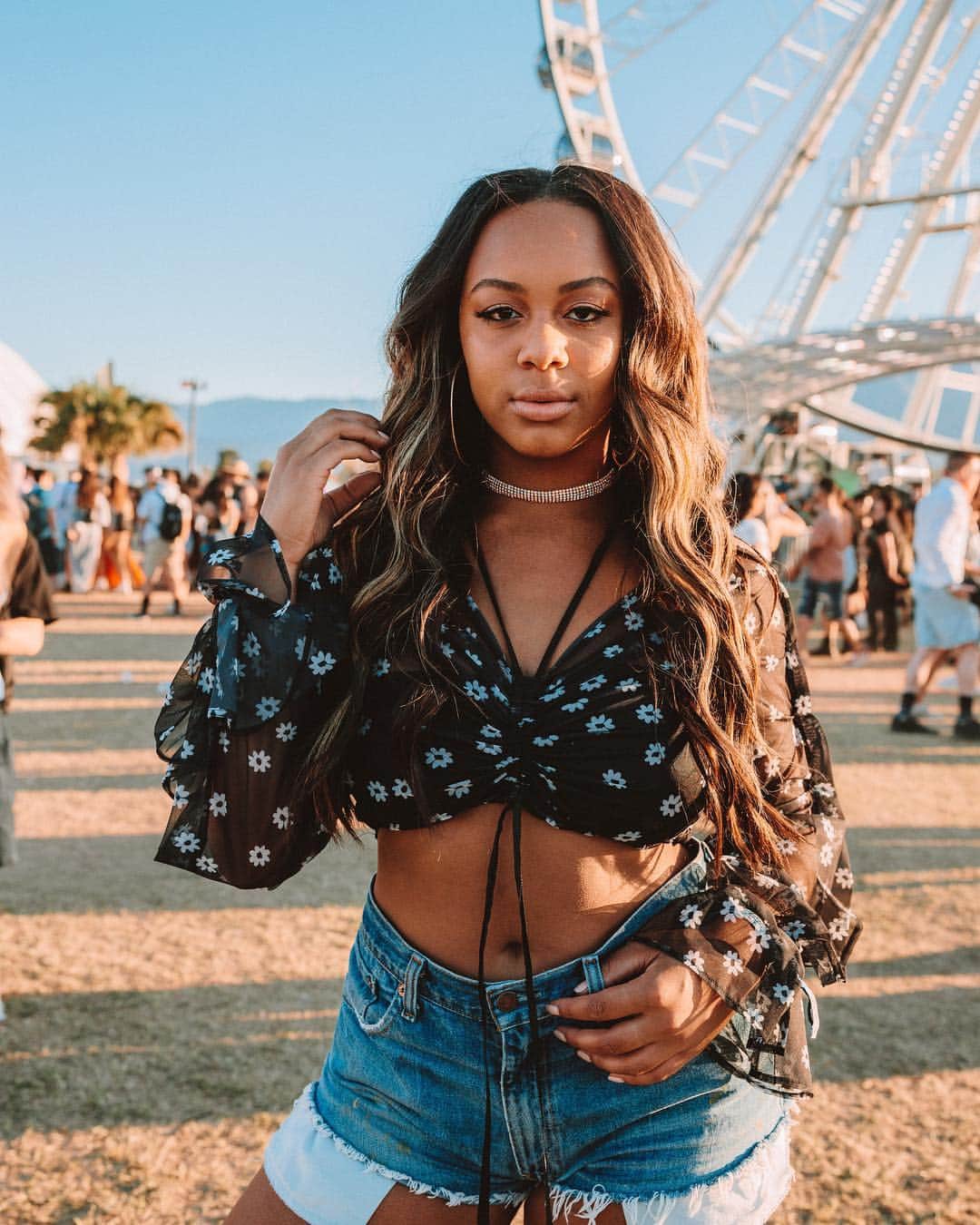 Nia Sioux Frazierさんのインスタグラム写真 - (Nia Sioux FrazierInstagram)「Coachella might be over but I’m still dancing 💃🏽 what music festival should I go to next? 📸 @bryant」4月17日 2時33分 - niasioux