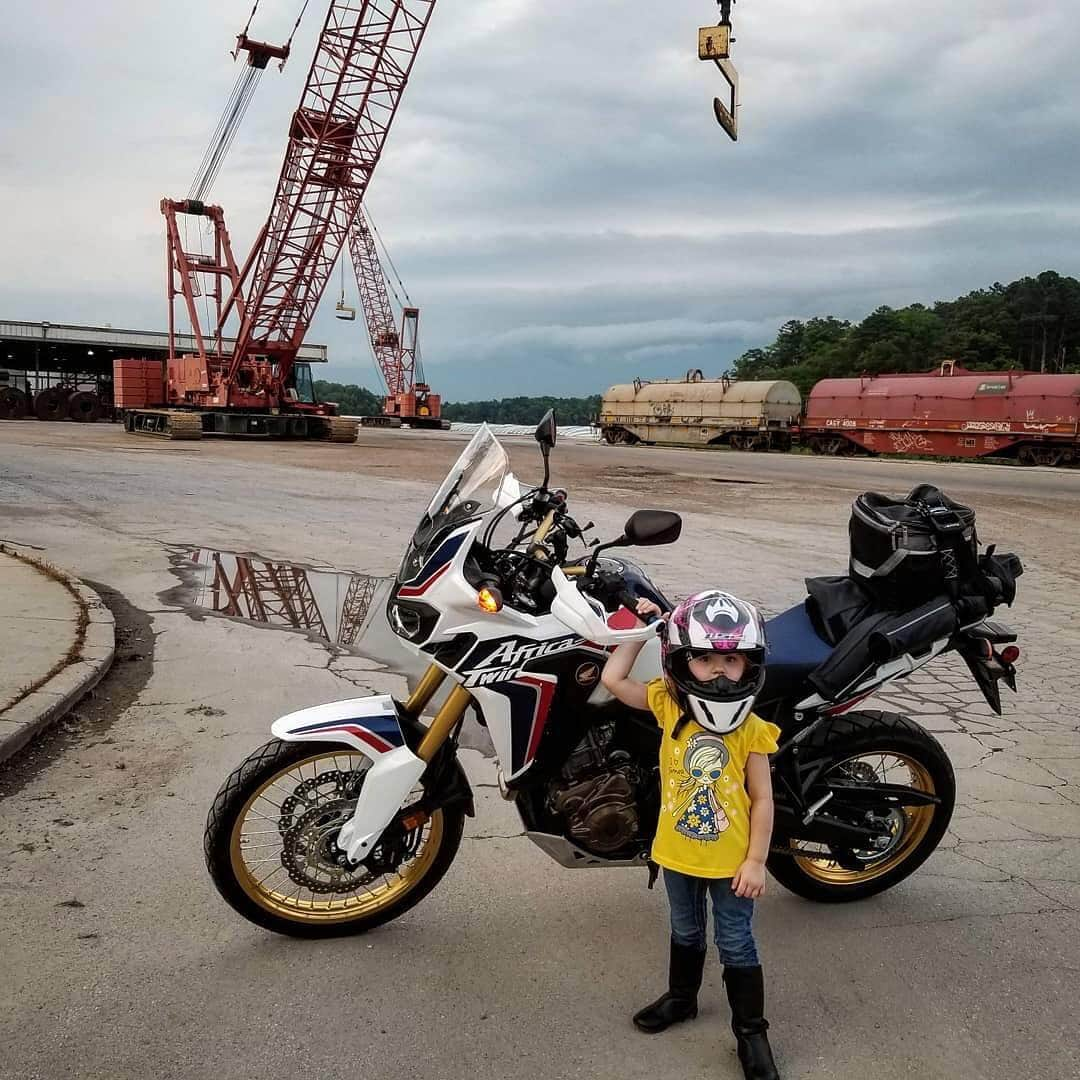 Honda Powersports USさんのインスタグラム写真 - (Honda Powersports USInstagram)「Future Red Rider in the making 😎 #TrueAdventure #AfricaTwin #RideRed 📸: @rayvation2018」4月17日 13時33分 - honda_powersports_us