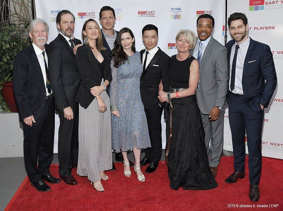 デヴィッド・ジュントーリのインスタグラム：「my #grimm family got back together for a wonderful evening to support our beloved @mrreggielee and the @eastwestplayers. oof how i’ve missed them so.  we missed you @jtoboni and @clairecoffee」