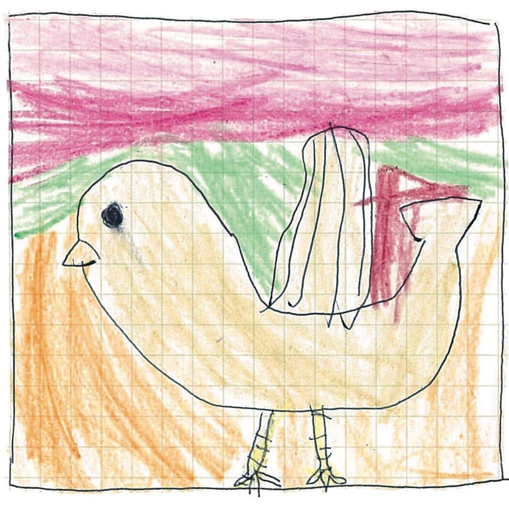 手紙社さんのインスタグラム写真 - (手紙社Instagram)「【「手紙社の『こどもの日』」uduさん開催のオーダー会をご紹介！】 テキスタイルブランドuduのイシカワアイさんが行うのは、お子さんの絵をスツール地にするオーダー会。こどもならではの感性で描かれた絵が、日々の生活の中で楽しめる椅子の座面となります。モチーフが描かれた絵も、抽象的な絵も、uduさんの手にかかれば、思わず目が奪われるスツール地に大変身！　お子さんが描いた大切な一枚を、暮らしの中で長く愛せる物に仕立ててみませんか？ . ▶︎詳細は「@kodomonohi2019」プロフィールのリンク→SHOP INDEX「udu」へ -------------------------------------------- 【開催概要】 手紙社の「こどもの日」 開催日：2019年4月27日（土）/ 28日（日） 時間：10:00-17:00 会場：東京都立産業貿易センター 台東館 7F 展示室 （〒111-0033 東京都台東区花川戸2-6-5） アクセス：東京メトロ（銀座線）浅草駅から徒歩5分/都営浅草線（地下鉄）浅草駅から徒歩8分 入場料：500円　※ 1歳以下無料 -------------------------------------------- #手紙社 #手紙舎 #tegamisha #手紙社のこどもの日 #こどもの日 #こどものいる暮らし #えほん #おもちゃ #マーケット #ワークショップ #ワークショップイベント  #赤ちゃん #親子時間 #親子イベント #おやこイベント #親子ワークショップ #キッズ #キッズイベント #キッズスペース #キッズアート #イベント情報 #こどもとおでかけ  #こどもとつくる #こどもと暮らす #こどもとあそぶ #こどもとの時間 #udu #テキスタイル #スツール #textile」4月17日 12時16分 - tegamisha