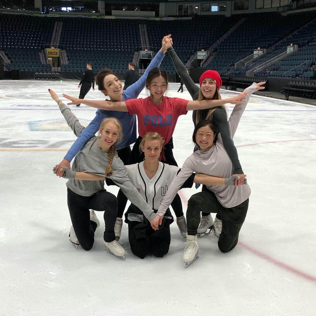 ジェフリー・バトルさんのインスタグラム写真 - (ジェフリー・バトルInstagram)「The fabulous women of the U.S. tour of Stars on Ice! @starsonice #skating #rehearsals」4月17日 13時04分 - j_butt