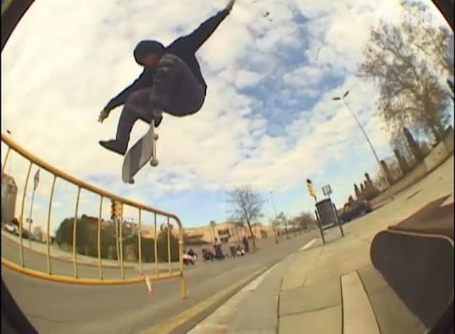 スラッシャーのインスタグラム：「BACK TO THE 80’s @maxgeronzi 🚀 New part for @almostskateboards playing on ThrasherMagazine.com 📡」
