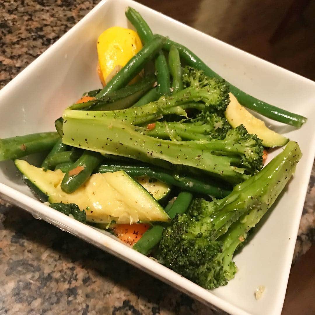 ファンクマスター・フレックスのインスタグラム：「Late night snack! @40dayreset rules for the rest of the summer! THOUGHTS?」