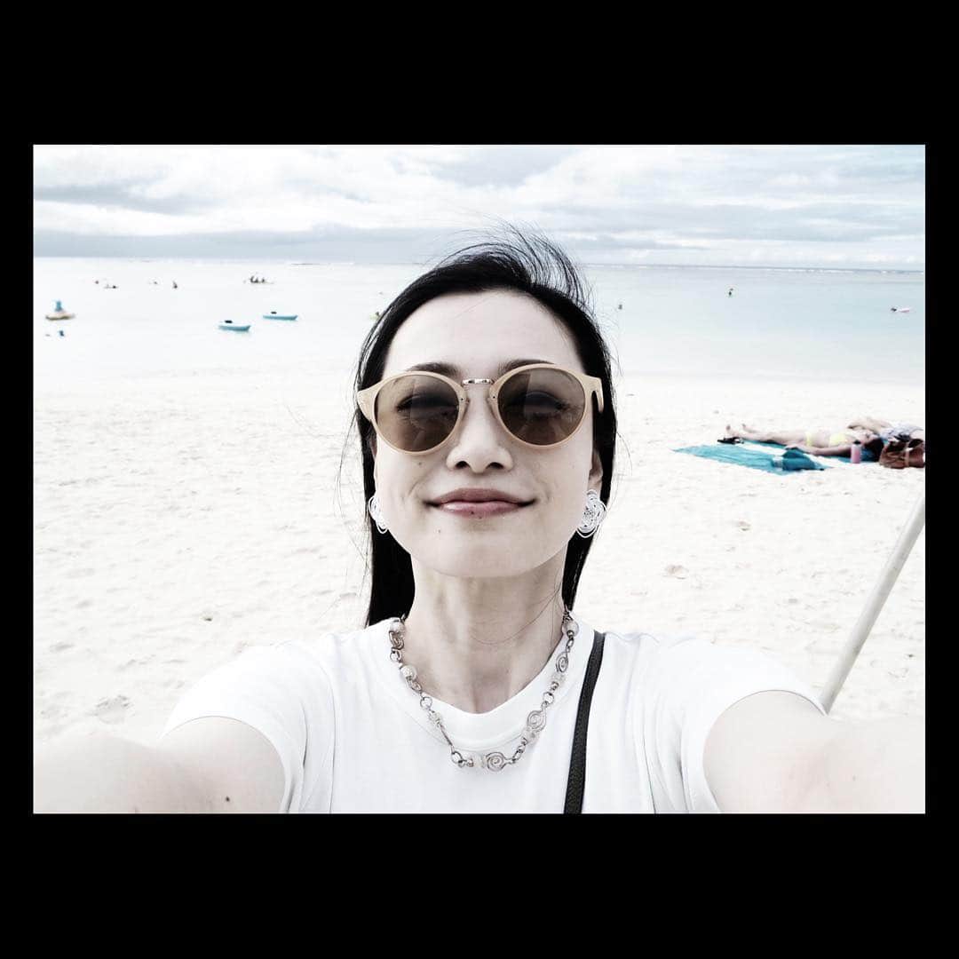西田あいさんのインスタグラム写真 - (西田あいInstagram)「なんだか旅をしたくなる気候ですネ🌈🌴🌺✨ ・ #暑すぎないビーチとか #暑すぎないリゾートとか #暑すぎないまち歩きとか #写真はこの前のひとり旅 #振り返り投稿 #カメラ女子の旅 #selfie #travelstagram」4月17日 13時17分 - nishidaai