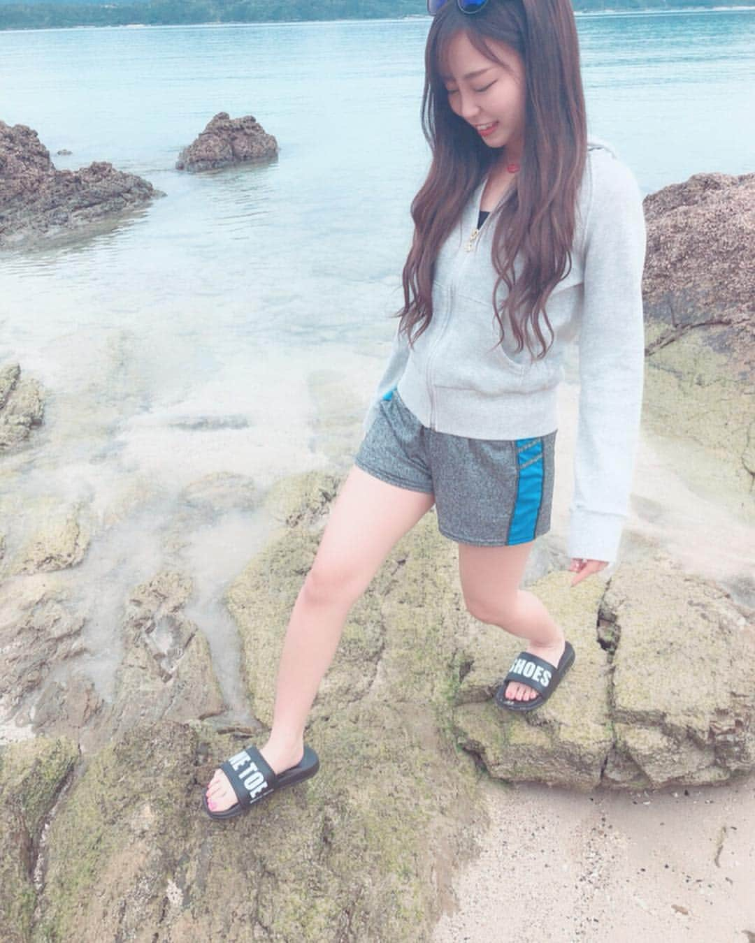 福井柑奈さんのインスタグラム写真 - (福井柑奈Instagram)「奄美大島⛱ . 来月は沖縄に行くよ😆💓 今回はまだ寒くてビーチには水着で行けなかったの😭 だから海を見ながらのプール⛱ . 来月は焼くことができそう^ ^ (身体だけねっ) また前回みたいになるのかなぁ、、笑 楽しみだー⤴︎⤴︎ . #鹿児島 #奄美大島 #ネストアット奄美ビーチヴィラ #ビーチ #水着 #プール #来月 #沖縄 #また来ます #❤️」4月17日 13時24分 - kanna_fukui