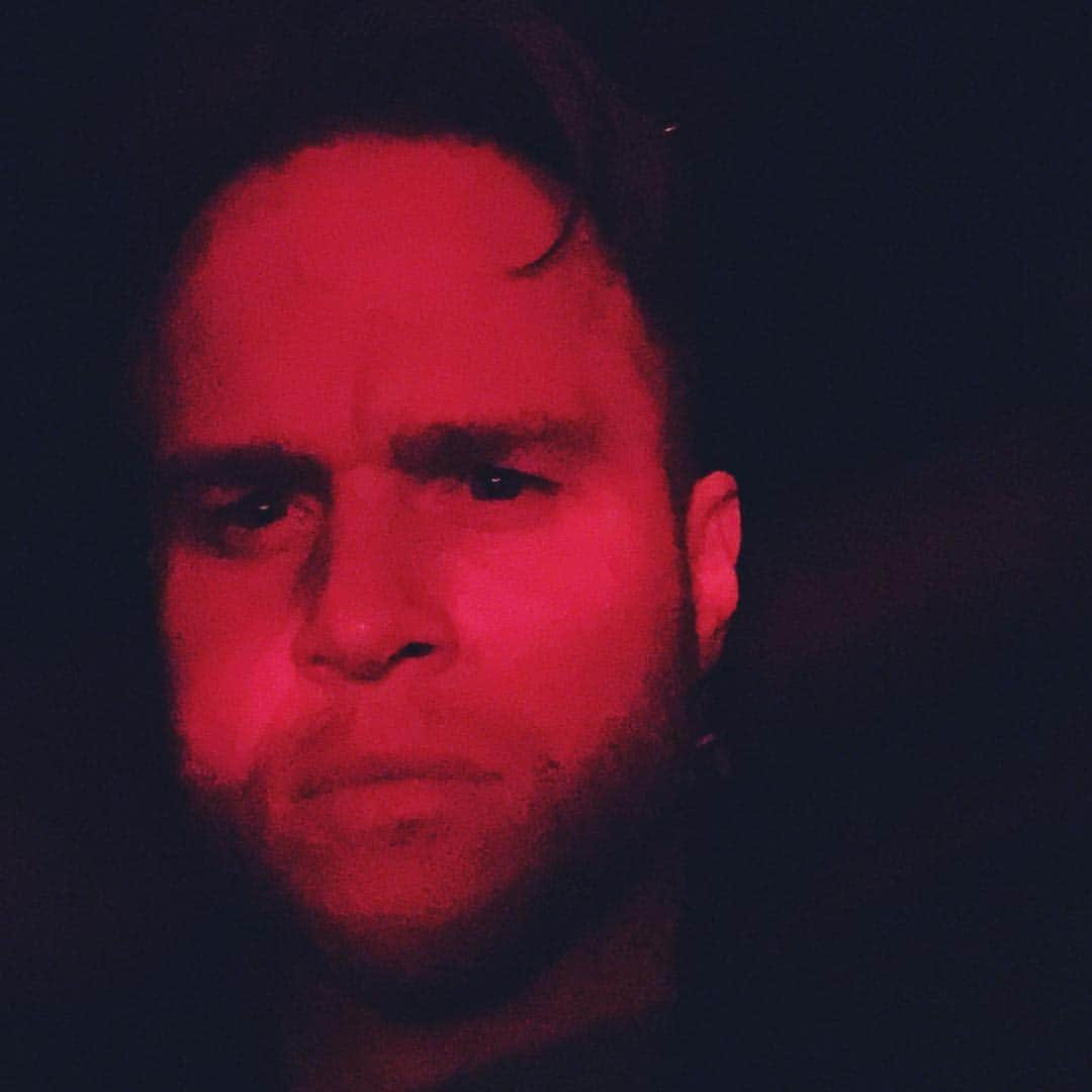 オリー・マーズさんのインスタグラム写真 - (オリー・マーズInstagram)「Me in the car 🚗 . . #car #selfie #red #random #serious」4月17日 4時51分 - ollymurs