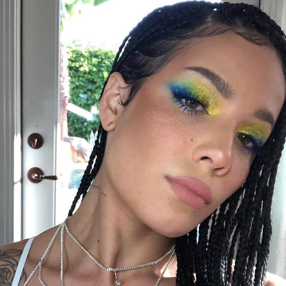 NYX Cosmeticsさんのインスタグラム写真 - (NYX CosmeticsInstagram)「Fangirling over this glittery #EOTD by @dendoll on @iamhalsey for her main stage surprise performance! 🤩🌴🎤 Featured here is our new Glitter Goals Cream Pro Palette + Ultimate Shadow Palette in ‘Brights’ ✨🔥 || #nyxcosmeticscoachella #nyxcosmetics」4月17日 5時17分 - nyxcosmetics