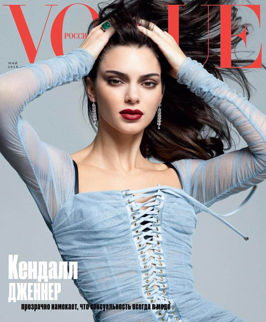 クリス・ジェンナーさんのインスタグラム写真 - (クリス・ジェンナーInstagram)「So beautiful Kenny! You amaze me every single day and I love you! #proudmama @kendalljenner @voguerussia #VogueRussia ❤️」4月17日 5時28分 - krisjenner