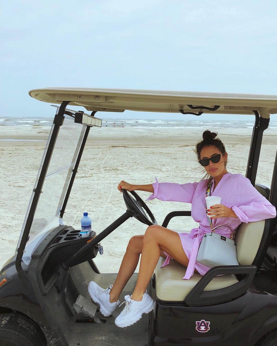 クロエ・ブリッジスのインスタグラム：「Vroom vroom bitch」