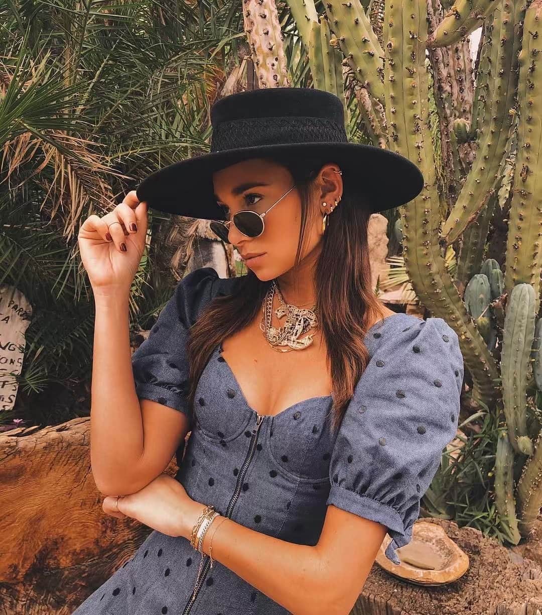 のインスタグラム：「spotted: looking hot in the desert 🌵 @weworewhat in the Dara dress - link in bio to shop! #revolvefestival」