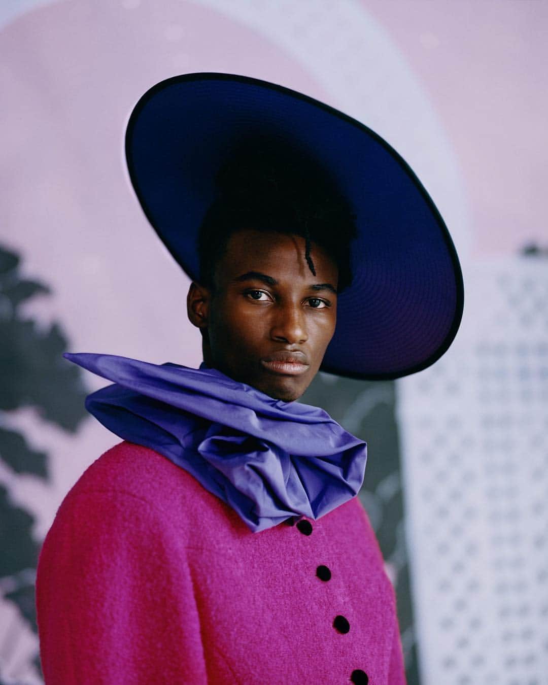 Vogue Runwayさんのインスタグラム写真 - (Vogue RunwayInstagram)「With a selection of personal and commissioned works, photographer Tyler Mitchell's (@tylersphotos) first solo show, "I Can Make You Feel Good," will open on April 19 at @Foam_Amsterdam. The exhibit brings the young African-American experience into the frame with intimate photographs of Mitchell's creative community bathed in the same golden light and color as the distinctive fashion photography he has become known for.  The exhibit will also feature two new video installations, projected on the ceiling of the museum gallery space as a chorus of black voices plays in the background. “The audio was crowdsourced on social media. I asked friends and family—all people of the African diaspora—to share instances in which they were made to feel less than because of their race,” explains Mitchell. “The viewer is invited to sit underneath the footage and look up at the black kids enjoying seemingly mundane activities. Historically, black people were not captured from below in cinema, so as not to appear heroic—you can see that in films like Birth of a Nation. I wanted to reverse that and create this relaxing effect where you’re lying down, where the images are washing over you,” he says, before pausing for a moment. “I think that is feeling good.” Tap the link in our bio for more details. Photographed by @tylersphotos」4月17日 6時18分 - voguerunway