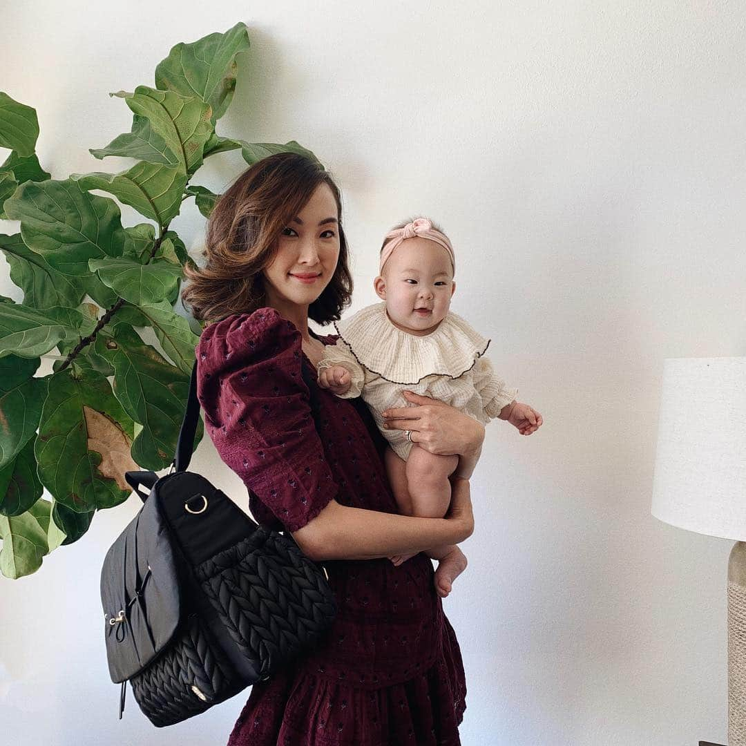 クリッセル・リムさんのインスタグラム写真 - (クリッセル・リムInstagram)「Diaper bags have come a long way. I'm so happy I finally found @happbrand to keep me chic throughout motherhood, all the features make it insanely practical too. Check out my stories for a full tour of the Levy. #happmama #happdiaperbag」4月17日 6時39分 - chrisellelim