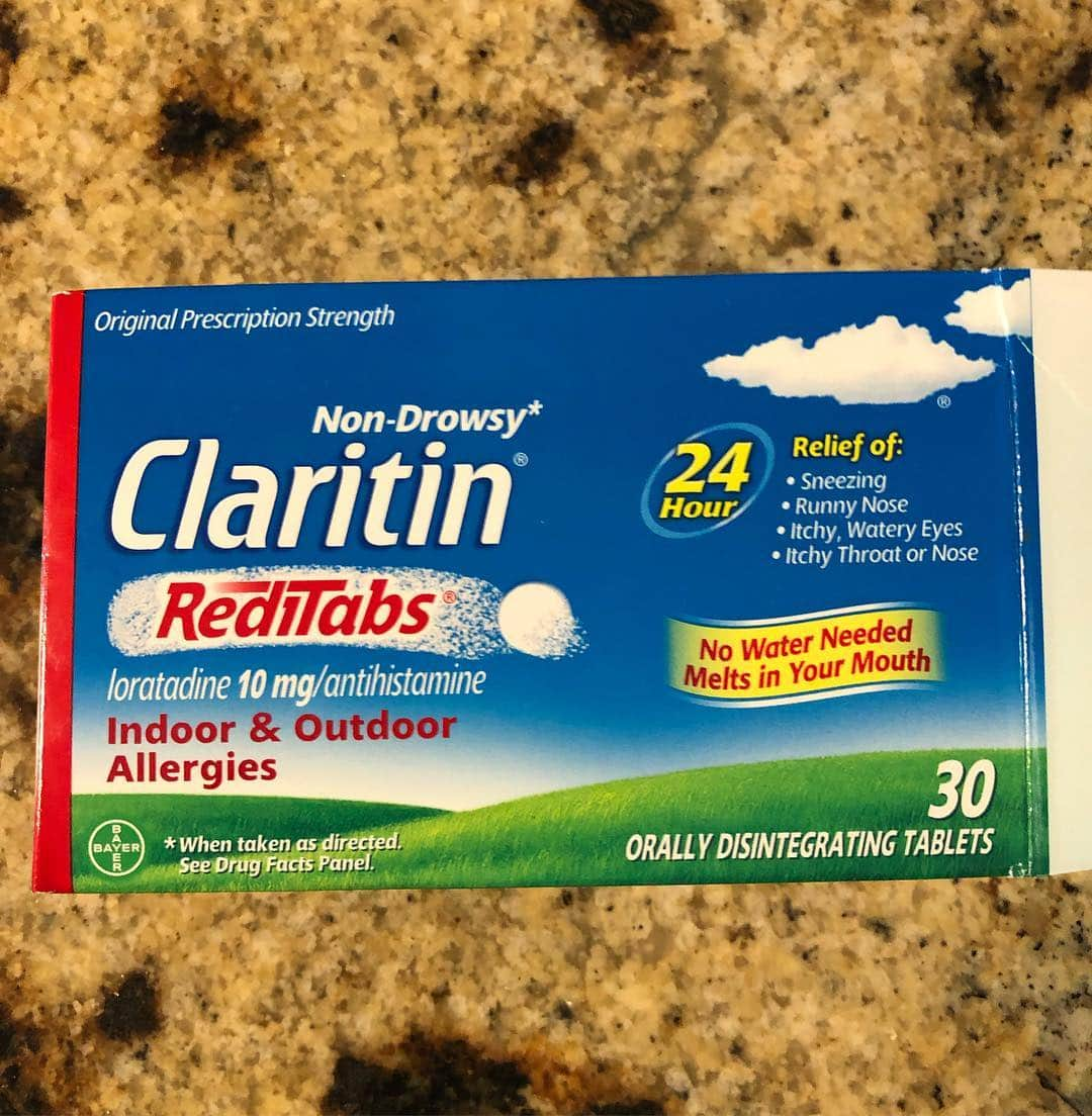 カレブ・マクラフリンさんのインスタグラム写真 - (カレブ・マクラフリンInstagram)「This is how I prepare for pollen season.😂 #Springtime #pollen #Claritin  #BeYourBiggestFan #EmbraceYourFace」4月17日 6時39分 - therealcalebmclaughlin