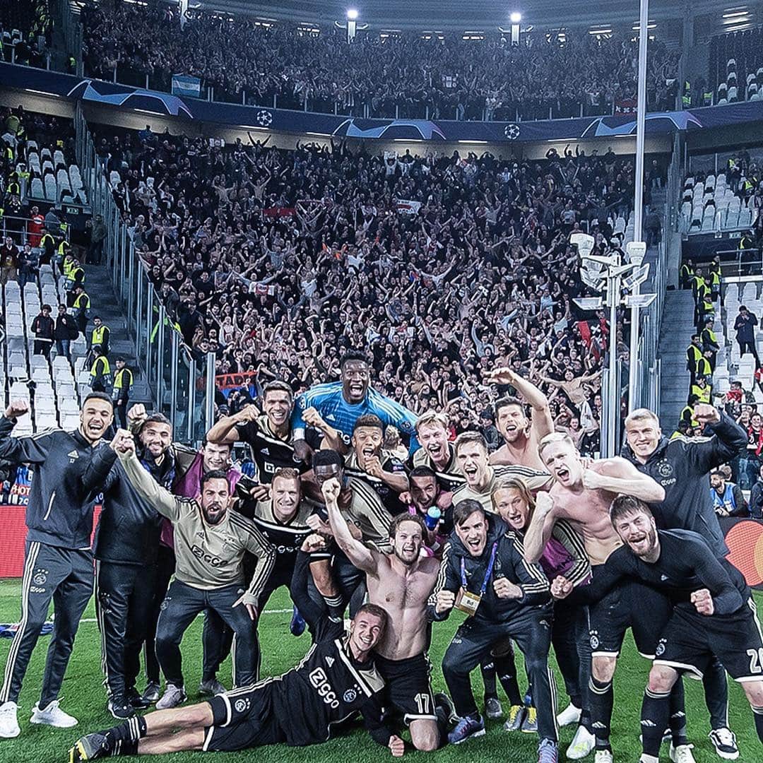フレンキー・デ・ヨングのインスタグラム：「What a night! Proud to be part of this team 😍 💪🏼❌❌❌」