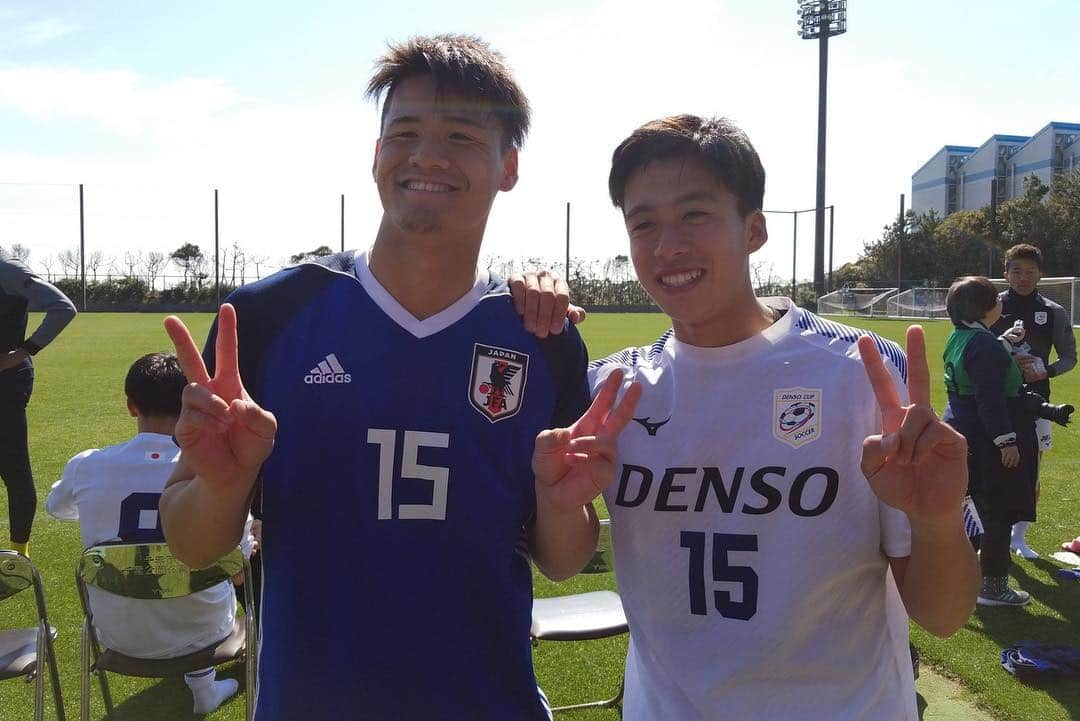 日本テレビ「日テレサッカー」さんのインスタグラム写真 - (日本テレビ「日テレサッカー」Instagram)「【#流通経済大柏 コンビが再会✌️】 . 昨日行われたU-20 #日本代表 と #全日本大学選抜 との トレーニングマッチにて、流通経済大柏高出身の #宮本優太 (#流通経済大 2年)と #関川郁万 (#鹿島アントラーズ)が再会しました📸 . 久々の同じピッチでのプレーに2人は喜んでいる様子で、 最後はお互い今後の健闘を誓いあっていました❗️ . #高校サッカー #大学サッカー #日テレ #日テレサッカー」4月17日 8時02分 - ntv_football