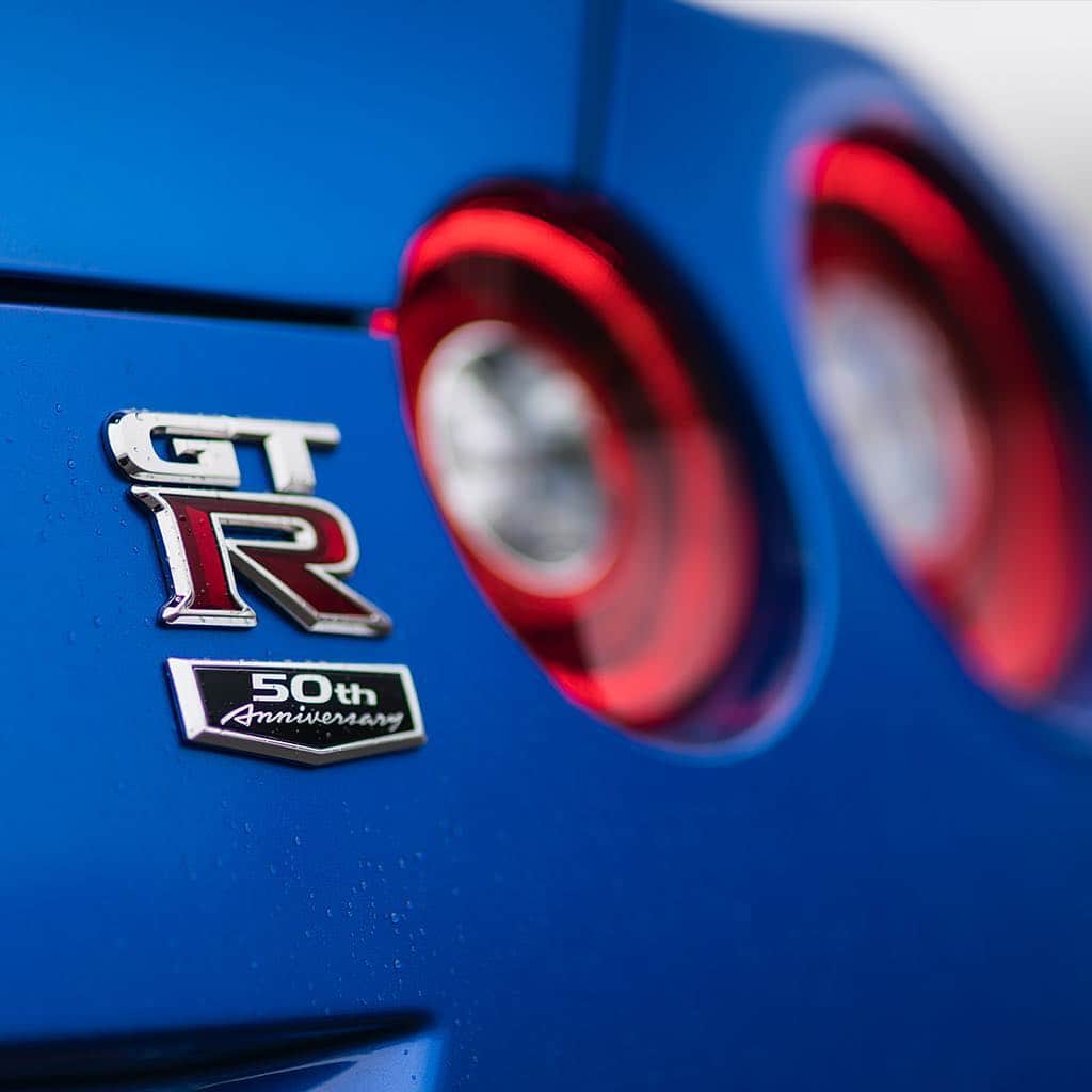 Nissanさんのインスタグラム写真 - (NissanInstagram)「Celebrating 50 years of the #Nissan #GTR at the NY Auto Show with the 50th Anniversary Edition, unveiled today. #NYIAS」4月17日 8時11分 - nissan
