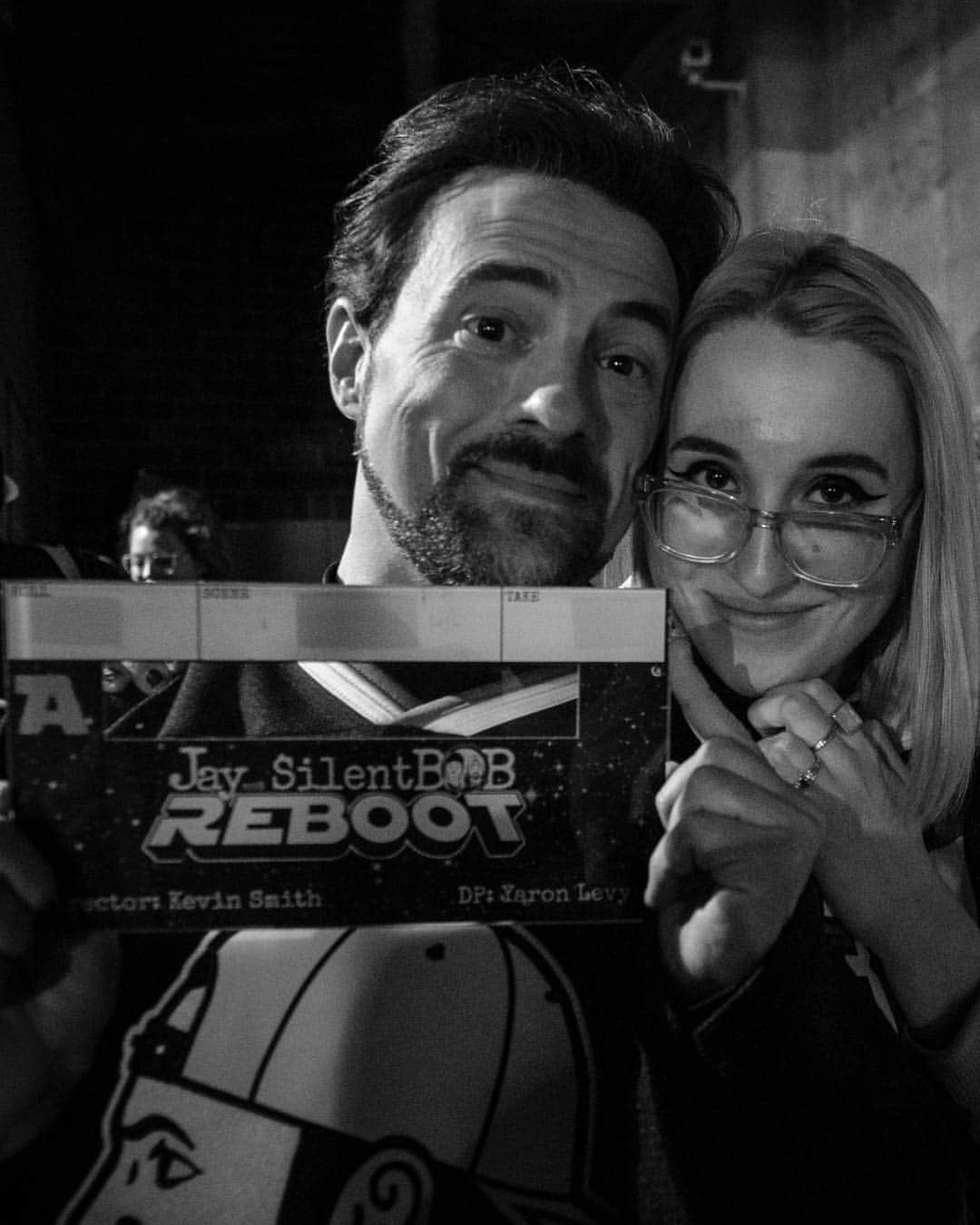 ケヴィン・スミスさんのインスタグラム写真 - (ケヴィン・スミスInstagram)「This is me and my only begotten daughter on the night we wrapped @jayandsilentbob Reboot! In the latest episode of #smodcast (link in my bio), I talk to @harleyquinnsmith about making music with @thetenthband and the differences between acting in a classy flick like @onceinhollywood and an ass-y flick like #JayAndSilentBobReboot! Photo by @kylebonokaplan! #KevinSmith #harleyquinnsmith #harleyquinn #daughter #dad #kylekaplan #smodcast」4月17日 8時14分 - thatkevinsmith