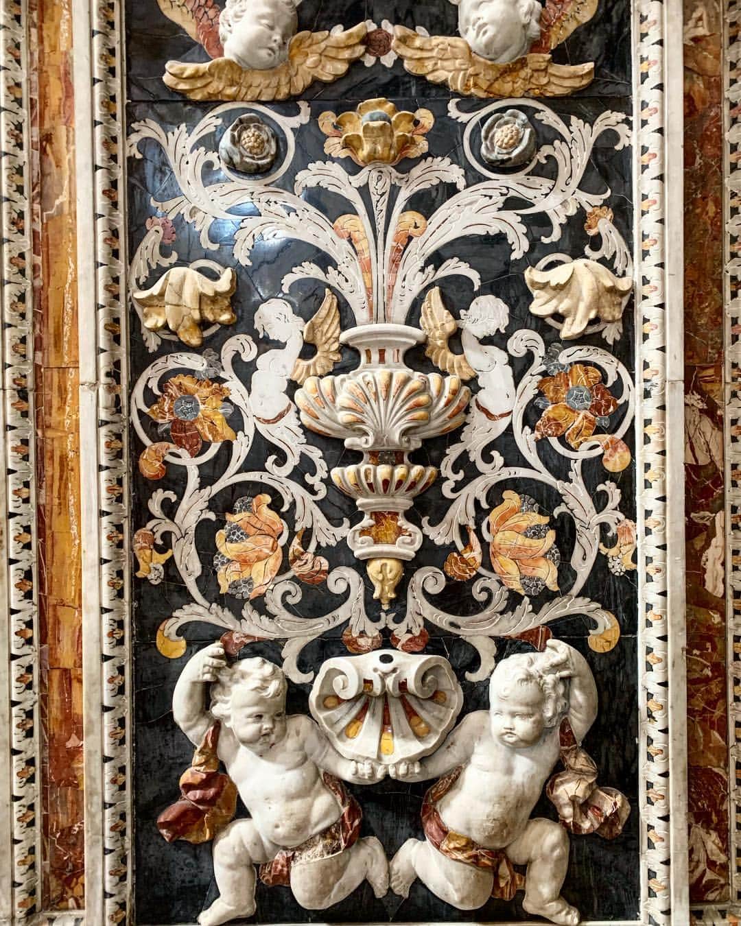 ナネットレポーのインスタグラム：「Crazy for Cherubs! 👼」