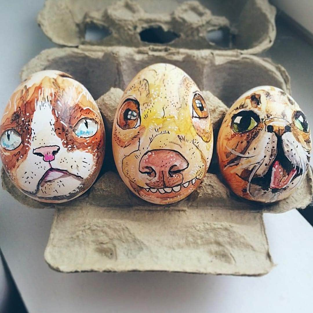 Tuna {breed:chiweenie} さんのインスタグラム写真 - (Tuna {breed:chiweenie} Instagram)「Eggcellent!!! Had to, because, you know, Tuna and Mr. Burns. And also the eggs, I guess. Haha. Epic #tunainterpretations Easter eggs by @camilla_kitten #tunartuesdays」4月17日 8時26分 - tunameltsmyheart