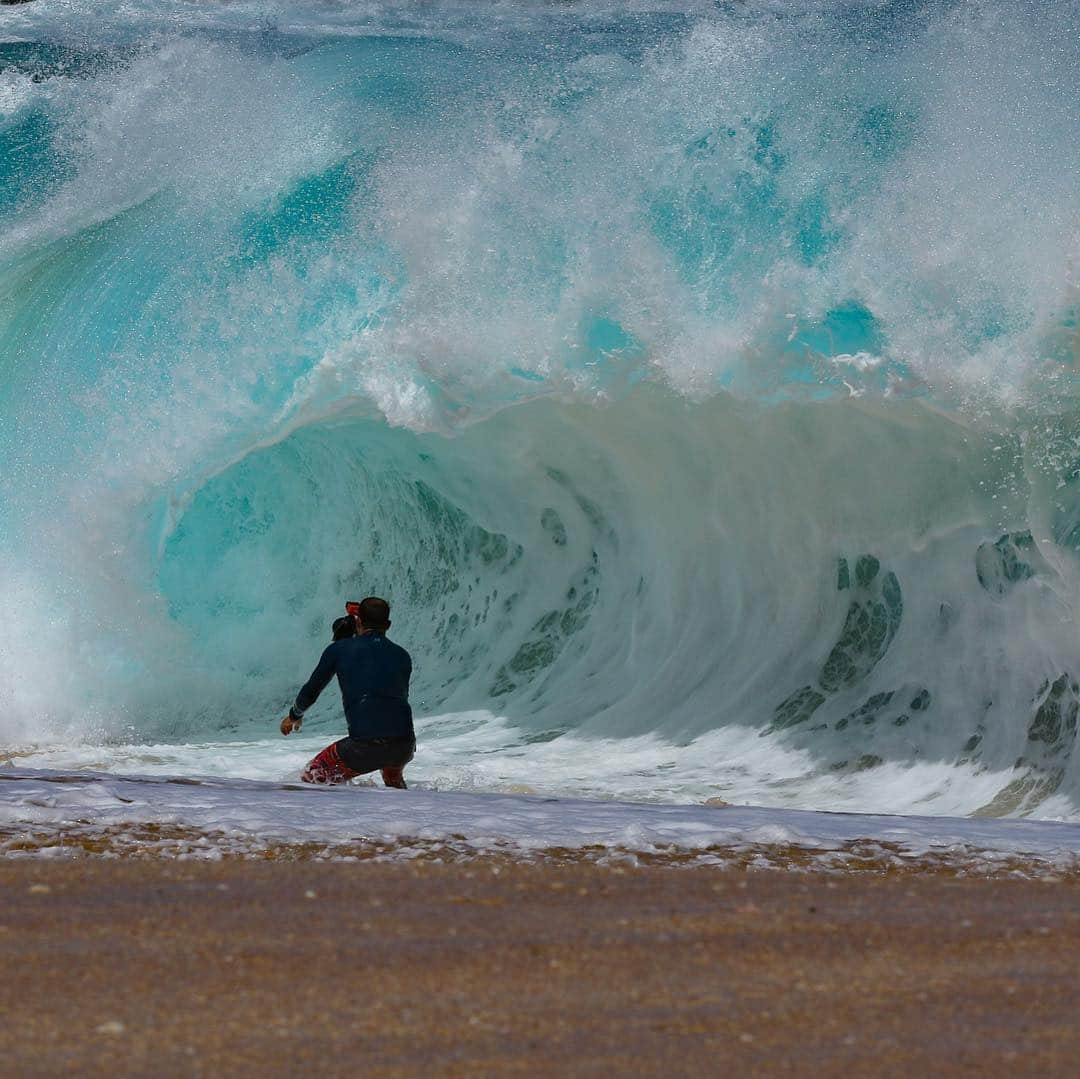 クラーク・リトルさんのインスタグラム写真 - (クラーク・リトルInstagram)「Shooting this morning. Sequence by @jacobvandervelde #hawaii #shorebreak #action 💥 #clarklittle 🆑」4月17日 8時33分 - clarklittle