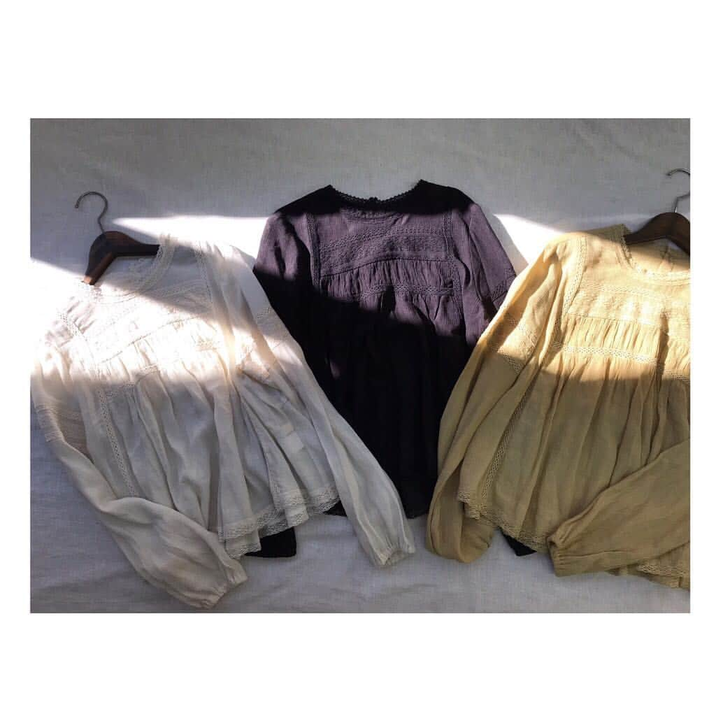 cepoさんのインスタグラム写真 - (cepoInstagram)「. 《2019Spring recommend》 ヨウリュウレースブラウス ¥3900+tax . . 細かいシワ(楊柳)の入ったブラウス。  見た目にも涼しげな白やこれからの季節に合う黄色も 捨てがたいけど、黒の透け感も外せない。 . .  #cepo #19ss #19spring #fashion #ootd #shopping #new #blouse #lace #19春 #ファッション #新作 #新作商品 #ブラウス #レース #セポ」4月17日 8時38分 - cepo.bluemate