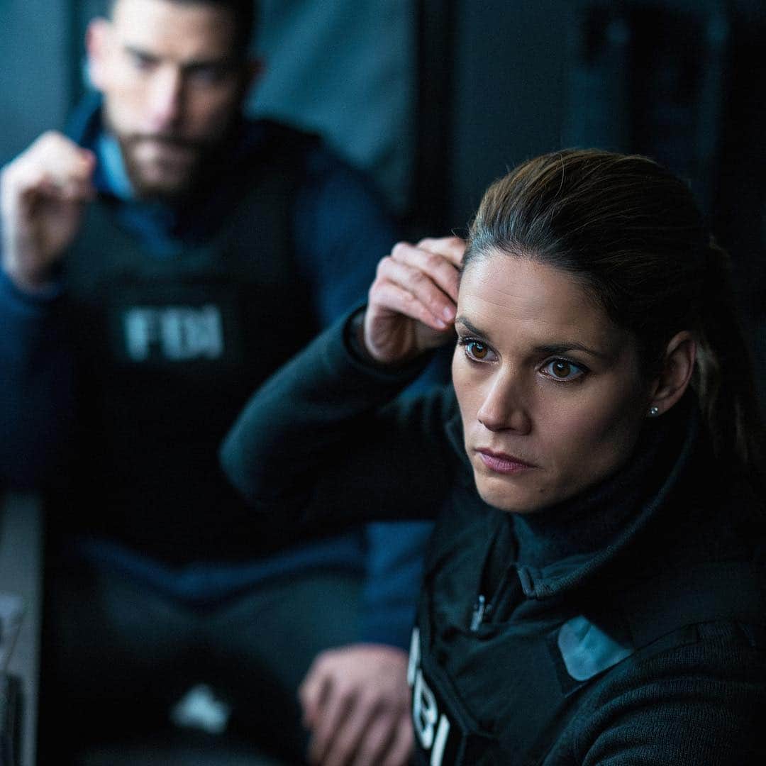 CBSさんのインスタグラム写真 - (CBSInstagram)「The team must take down a dangerous drug ring after an American Diplomat is killed while being used as a pawn. Also, Jubal and OA try to help friends fight off their inner demons. #FBICBS tonight 9/8c」4月17日 8時48分 - cbstv