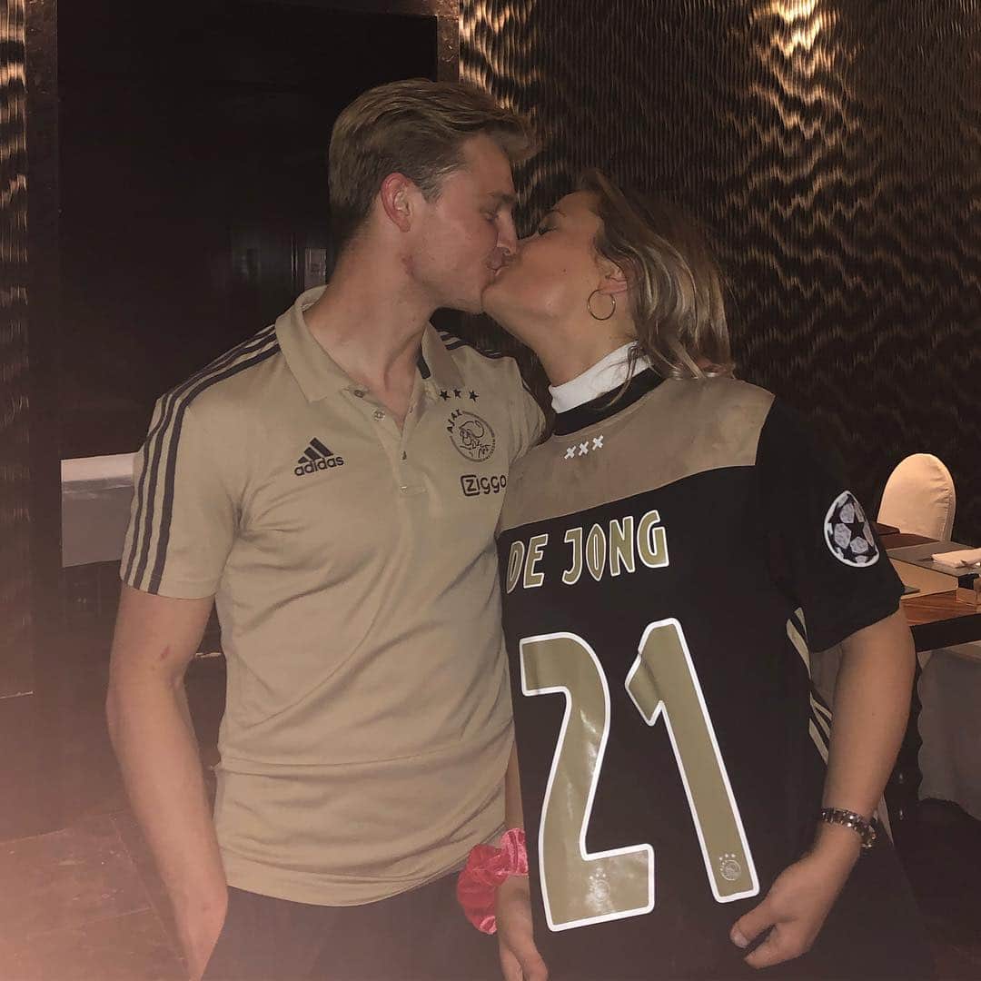 フレンキー・デ・ヨングのインスタグラム：「Happy 21st birthday to my love ❤️👴🏼👵🏼」