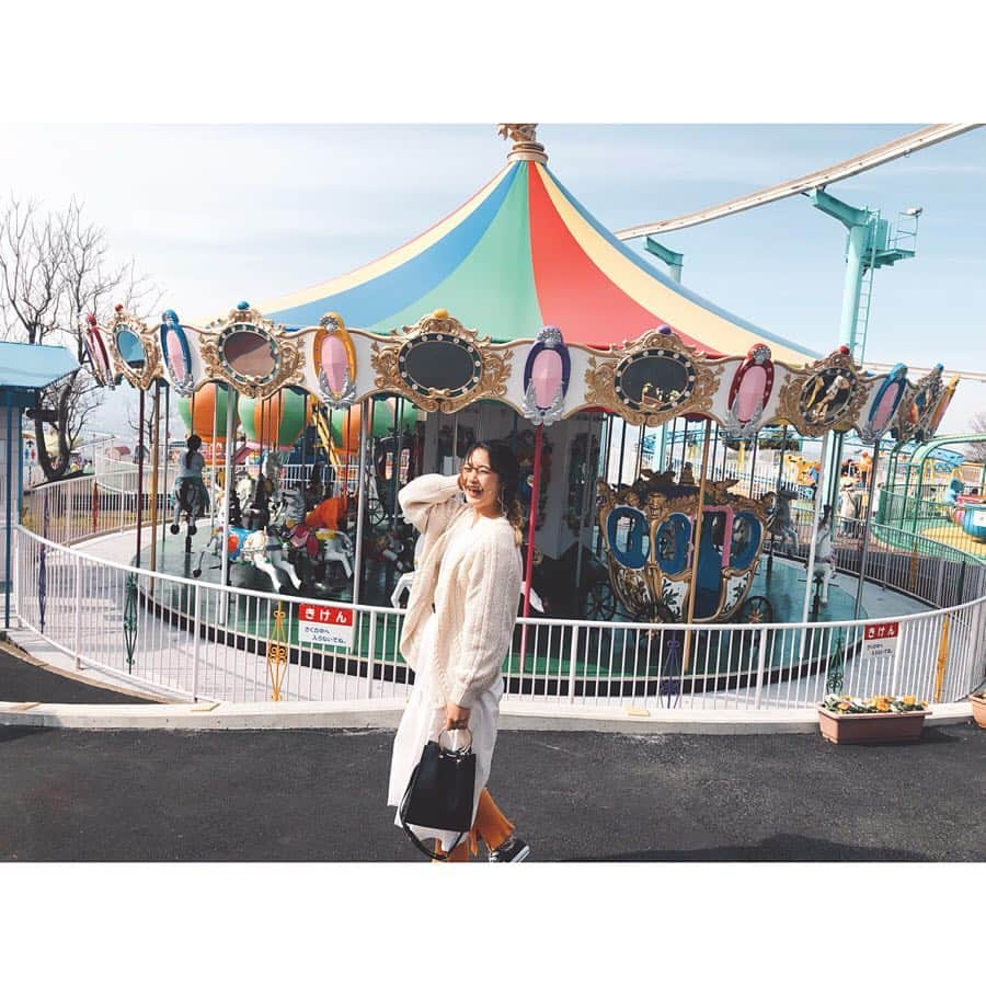 ena..*加藤 恵梨奈さんのインスタグラム写真 - (ena..*加藤 恵梨奈Instagram)「#生駒山上遊園地 . ストーリー載せたらDMよーけ 来てたから記事に✏️ . . 前日にBOOが言った一言で決まった 🎪遊園地🎡҉*\( 'ω' )/*҉ . レトロな雰囲気がめちゃくちゃえー感🤙🏻 乗り物乗り放題のパスでよーけ乗ったしw . 昼過ぎからいって閉園までおったな❤ 15時以降は寒すぎてやばかったけど 夕暮れの景色とか見れて最高やった！！ また行きたい！ 初めていったけどここの遊園地🎡良き🐯◎ ＧＷも違う遊園地連れてってあげよ← 連れてってもらおやなwwﾌﾌ . どっかオススメあれば教えてくださーい . . . #osaka #nara #奈良県 #生駒山上遊園地 #遊園地 #家族 #family #familyday #freemodel #freelancemodel #ママ活 #ママコーデ #mama #mamamoo #mamagirl #インスタグラマー #インフルエンサー #ena_pi」4月17日 9時11分 - e_n_a_p_i