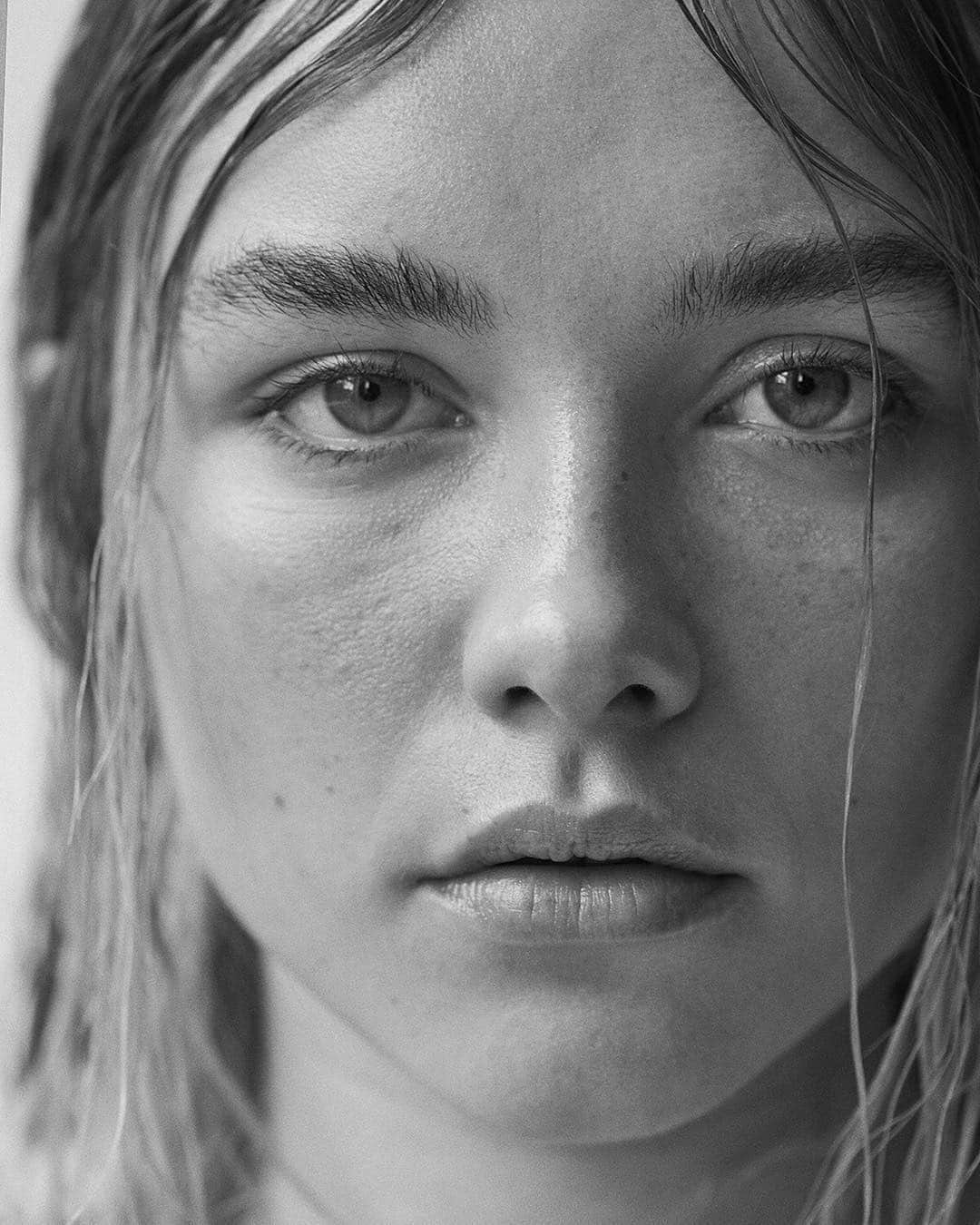 Lacy Redwayさんのインスタグラム写真 - (Lacy RedwayInstagram)「✨ Florence Pugh✨ x @thelastmagazine 📷 @paolakudacki #HairByLacyRedway」4月17日 9時28分 - lacyredway