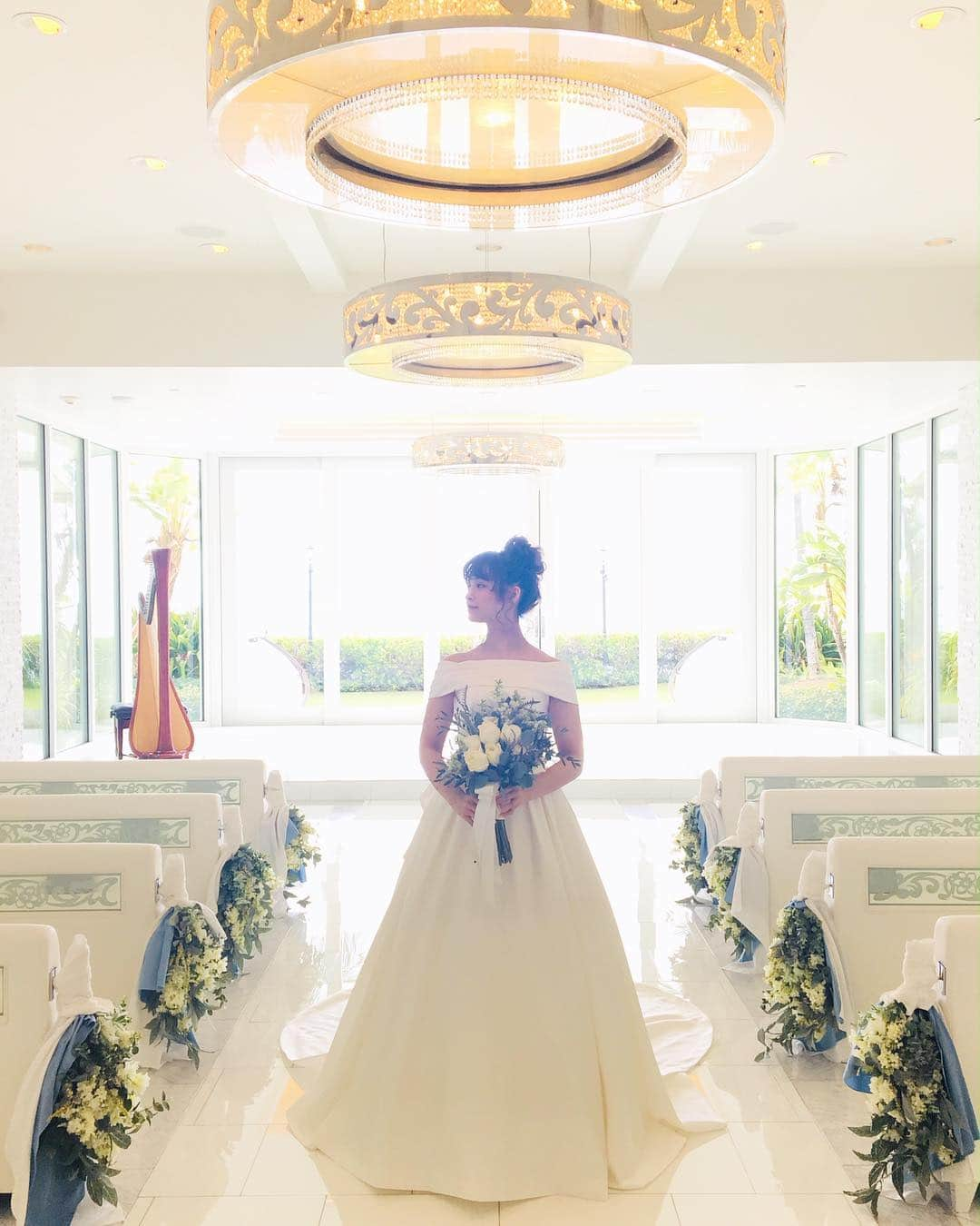 ARLUIS WEDDINGさんのインスタグラム写真 - (ARLUIS WEDDINGInstagram)「. 野崎萌香さん in THE MOANA CHAPEL *  ファッションモデルの野崎萌香さんが "地球の歩き方"の撮影でザ・モアナチャペルに⚐ . スタッフが撮影させていただいた オフショットを公開させていただきます✨ “ワイキキのファーストレディ”と称される、 クラシカルな白亜の宮殿の中にあるのが、 「ザ・モアナチャペル」です♡♥ . . #arluiswedding  model:#野崎萌香 さん (@moeka_nozaki)  Area:#HAWAII  Chapel:#THEMOANACHAPEL - ------------------- アールイズウエディングでは、 結婚式当日はもちろん、 おふたりのリゾートステイをご提案♥ 風までも、思い出になるひとときを。 . #アールイズウエディング  #arluiswedding のハッシュタグをつけて、  結婚式当日のお写真や 現地での様子を投稿・発信してくださいね✈  公式IGでリグラムさせていただきます✨ >>> @arluiswedding . ------------------- - #地球の歩き方 - #アールイズウェディング  #アールイズウエディング #arluiswedding  #モアナチャペル  #moanachapel  #themoanachapel  #resortwedding  #beachwedding  #モアナサーフライダー  #海外ウェディング  #リゾートウエディング  #ハワイウエディング  #ハワイ挙式 -  #ウェディングドレス  #プレ花嫁#結婚式 #家族婚 #卒花  #結婚式の思い出にひたる会」4月17日 9時55分 - arluiswedding