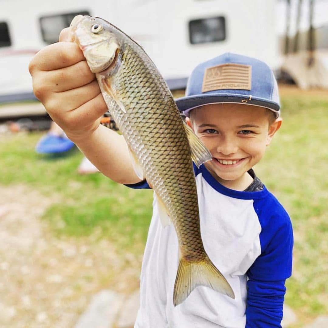 Filthy Anglers™さんのインスタグラム写真 - (Filthy Anglers™Instagram)「Look at that smile. Not many things I love more than seeing kids fish. Maybe if their in Filthy gear like @fishing_tc - Kids always rocking the Filthy corduroy leather patch cap. You gotta admit he wears it pretty well. Keep doing you buddy, you are Certified Filthy www.filthyanglers.com #fishing #filthyanglers #getfilthy #kids #kidswhofish #anglerapproved #anglr #outdoors #nature #hunting #bassfishing #trout #salmon #largemouthbass」4月17日 9時56分 - filthyanglers