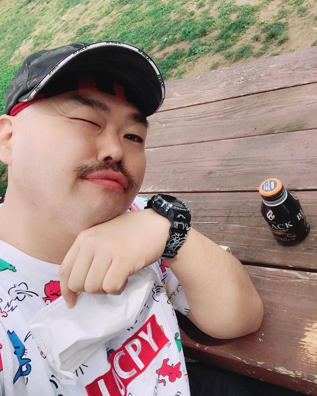 クロちゃんさんのインスタグラム写真 - (クロちゃんInstagram)「朝食は、 カリーパンとコーシー。  ブレックファースト、アメリカーーン♪」4月17日 10時18分 - kurochandesuwawa