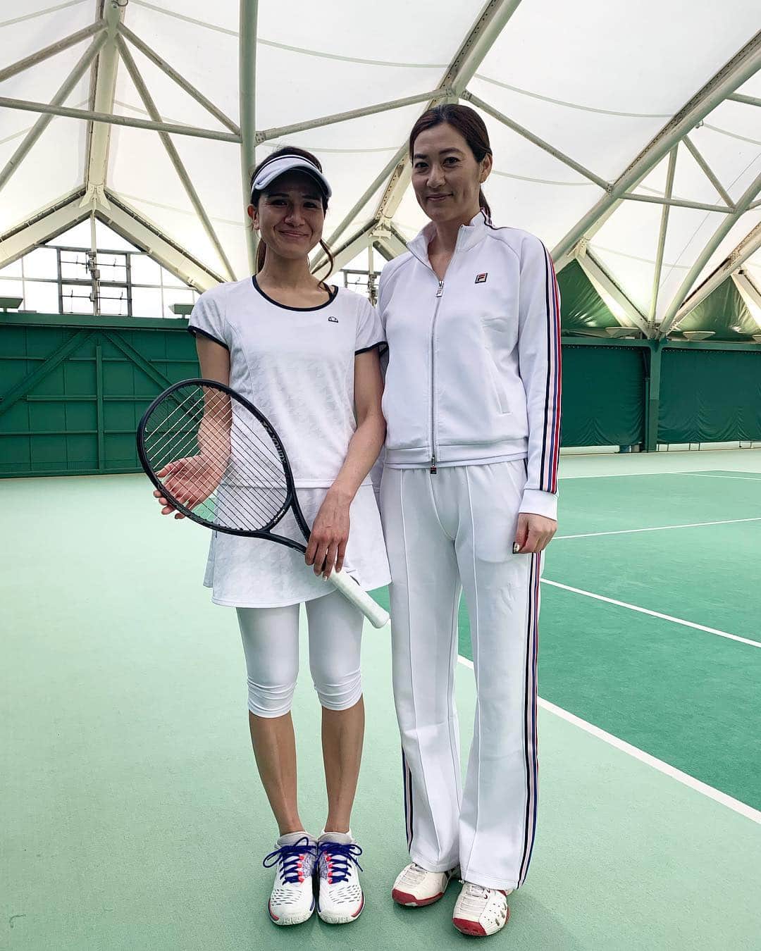 瀬間友里加のインスタグラム：「先日のテニス🎾新しいウェア&ラケットでウキウキ😊暖かくなってきましたねー♪ @ellessejp @yonex_jp @ellesse_windsor_futakotamagawa #エレッセ #テニスウェア #テニス」