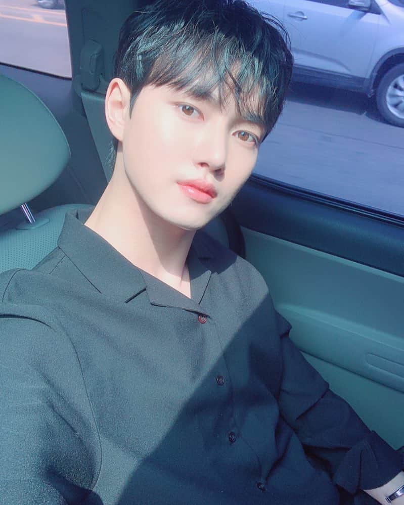 のインスタグラム：「날씨가 어쩜 이렇죠🌞」