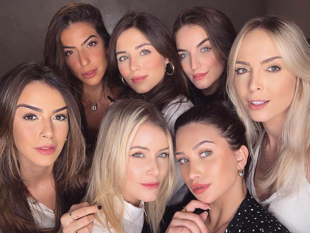 Bruna Unzuetaのインスタグラム：「Eu AMO essas meninas ❤️ obrigada por tudo! Amizade e confiança ❤️ #overdadeirosignificadodetantofaz」