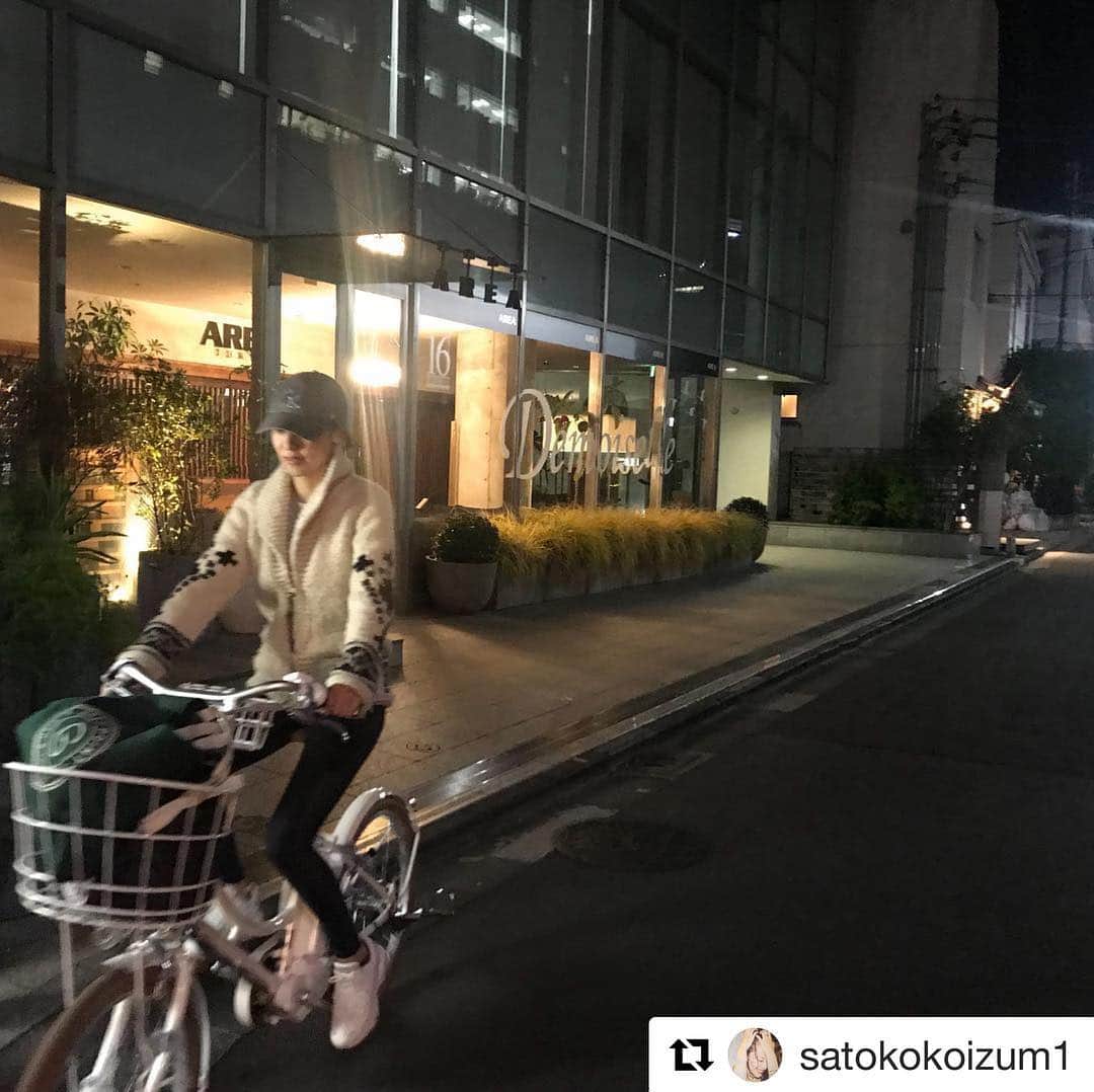 STORY公式さんのインスタグラム写真 - (STORY公式Instagram)「STORYとブリヂストンサイクルのコラボ電動自転車「イルミオ」、 @satokokoizum1 さんにも愛用していただいてます🚲💓 #Repost @satokokoizum1 with @get_repost ・・・ 最近自転車乗ってます。 (昼間も乗ってますw) 昔はよく乗ってたけどしばらく乗らなくなって、でもここ最近また復活！今回はなんと電動自転車！ ジムに行ったり、ご飯食べに行ったり。 電動ってすごいね、どこまでも行けそう。 前の大きなバスケットに事務用品(ミットとグローブ🥊最近やり始めたキックボクシング) 余裕で入っちゃう。それに小さいバスケットもあって便利なマイ自転車です(^^) #イルミオ #イルミオライフ #ブリヂストンサイクル #マジックバイク #storymag」4月17日 11時49分 - story_love40