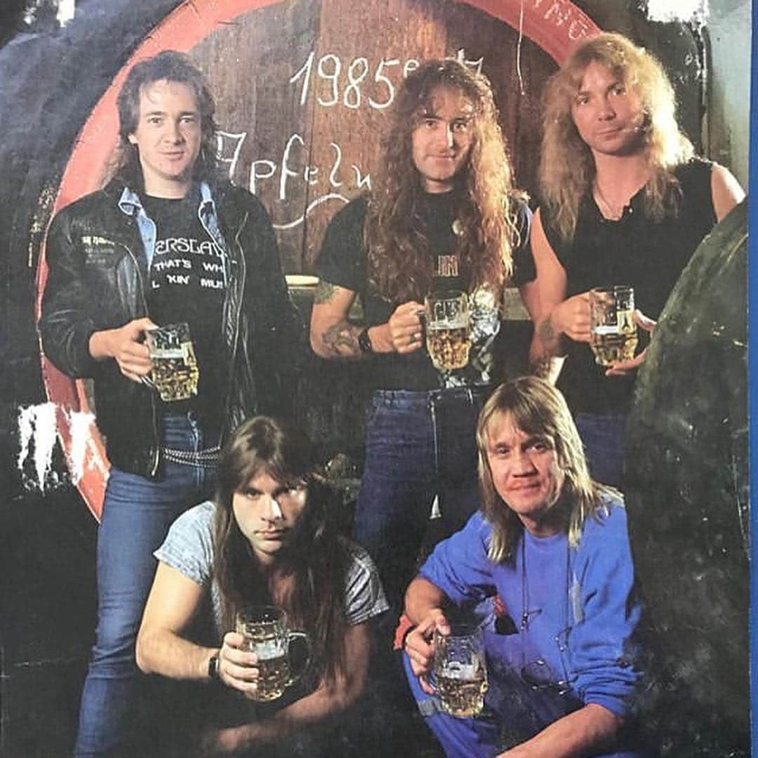 エイドリアン・スミスさんのインスタグラム写真 - (エイドリアン・スミスInstagram)「A lot of beer🍻 #repost #ironmaiden #adriansmith #steveharris #brucedickinson  @anais.fuentxs」4月17日 22時49分 - _adriansmith